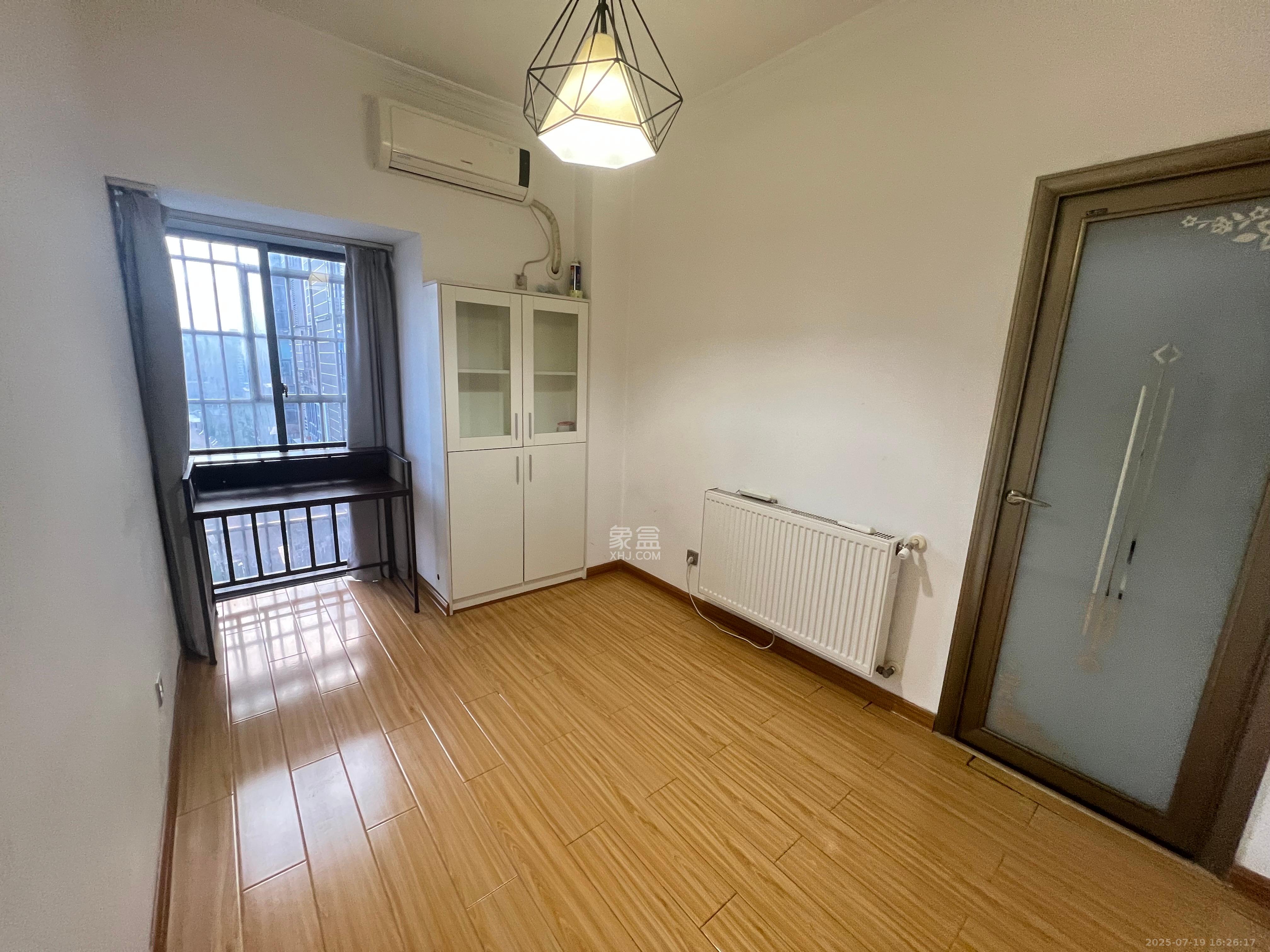 时代公馆  2室2厅1卫   2300.00元/月室内图