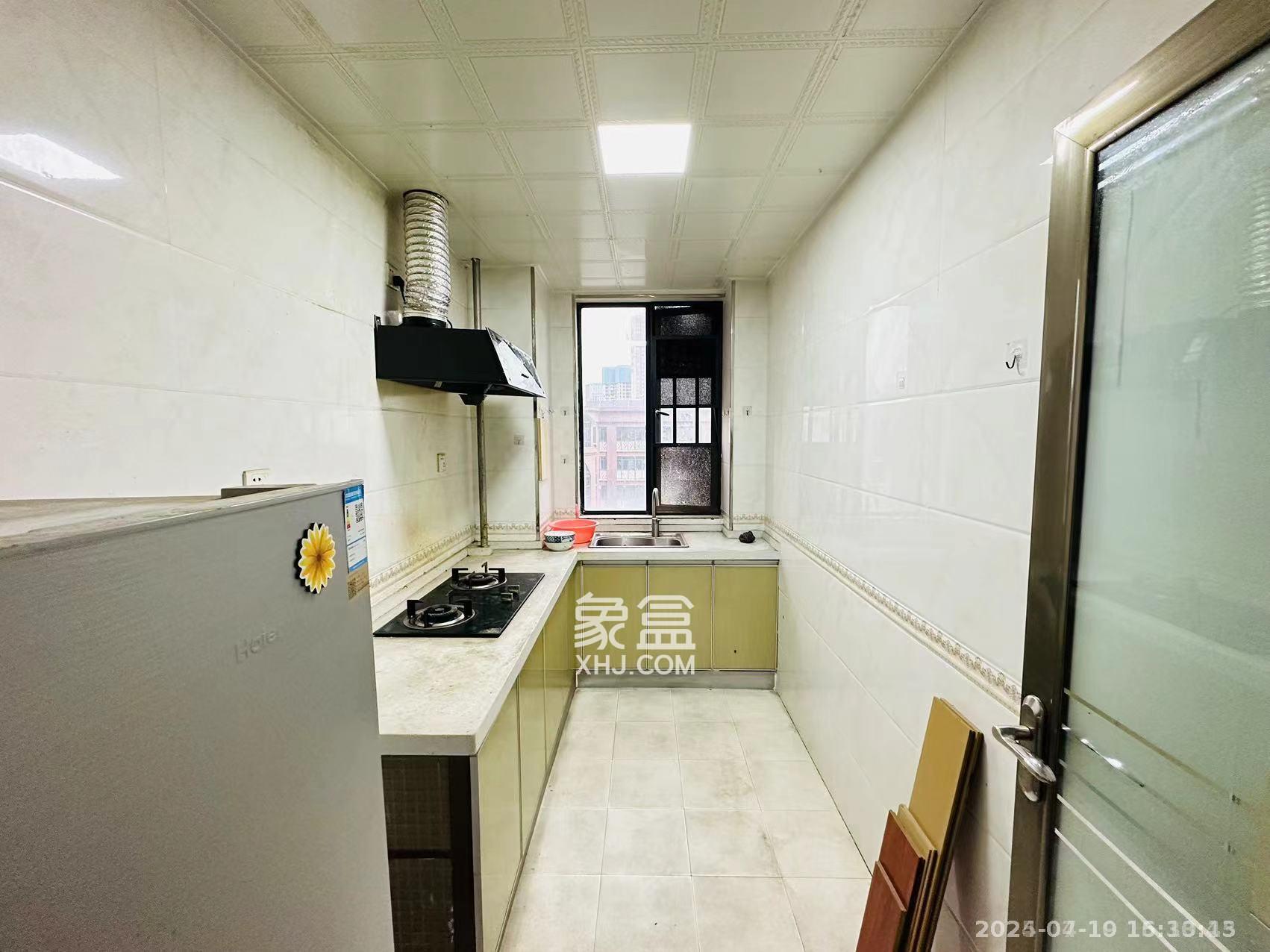 华雅林语苑 3室2厅2卫 2700.0元/月 华雅林语苑 3室2厅2卫 2700.0元/月室内图