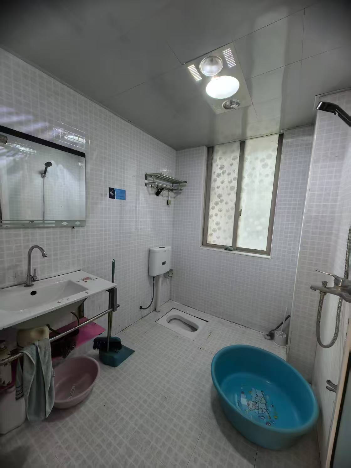 进步亚泰  4室2厅2卫    2000.0元/月室内图