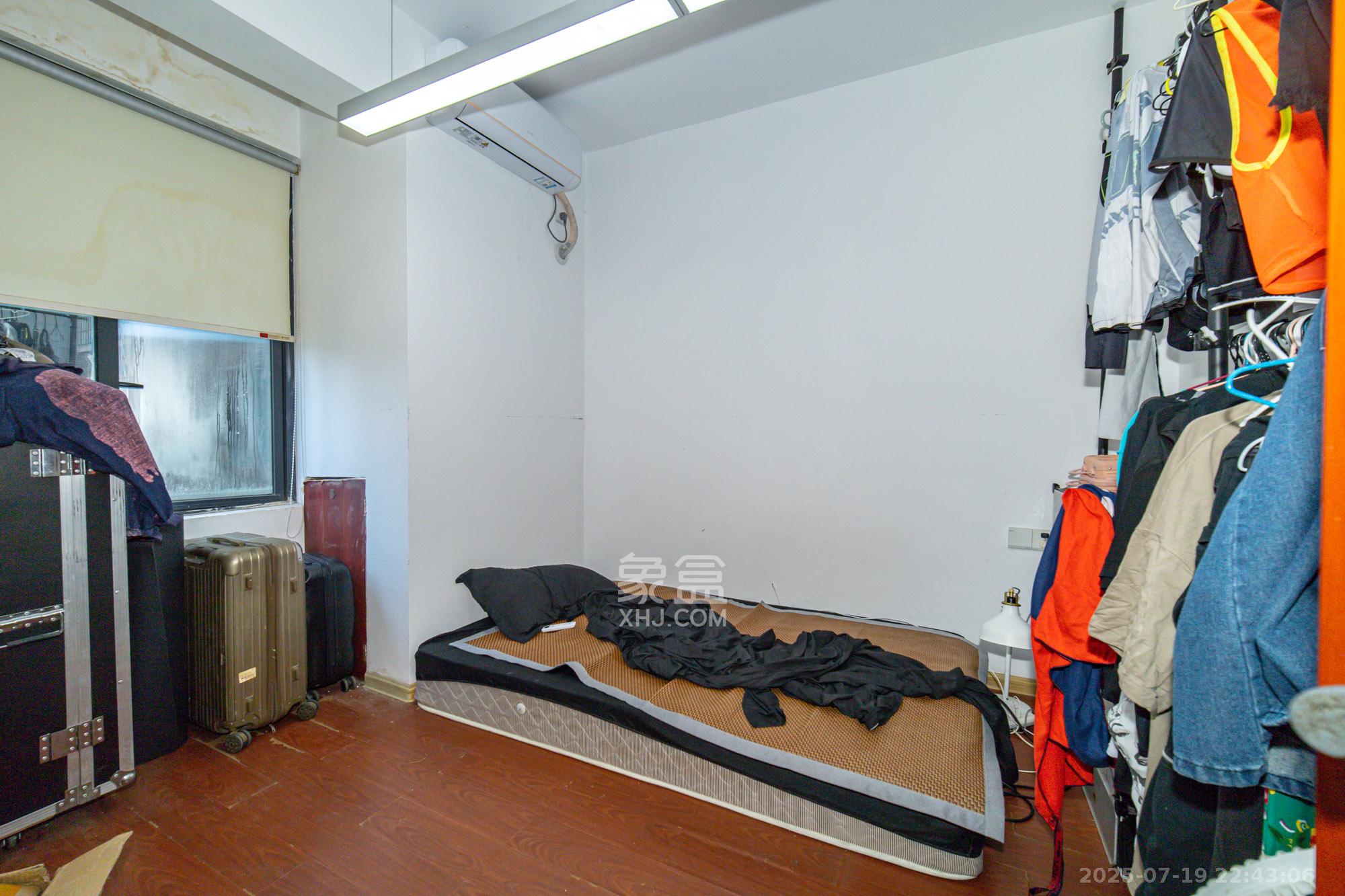 尚城 2室2厅1卫 49.8万 尚城 2室2厅1卫 49.8万卧室