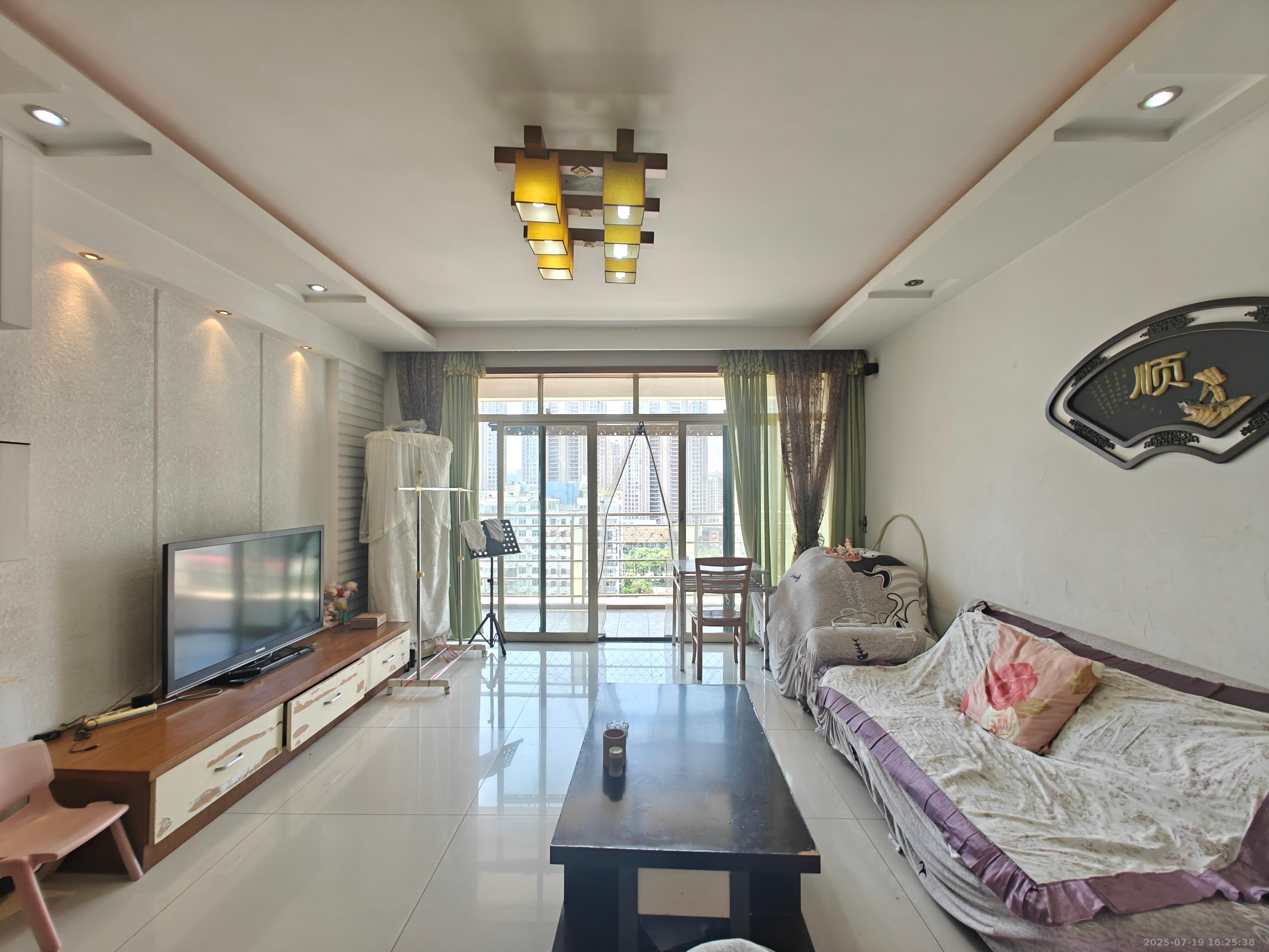 美林景园  3室2厅2卫    3300.0元/月 美林景园  3室2厅2卫    3300.0元/月室内图1