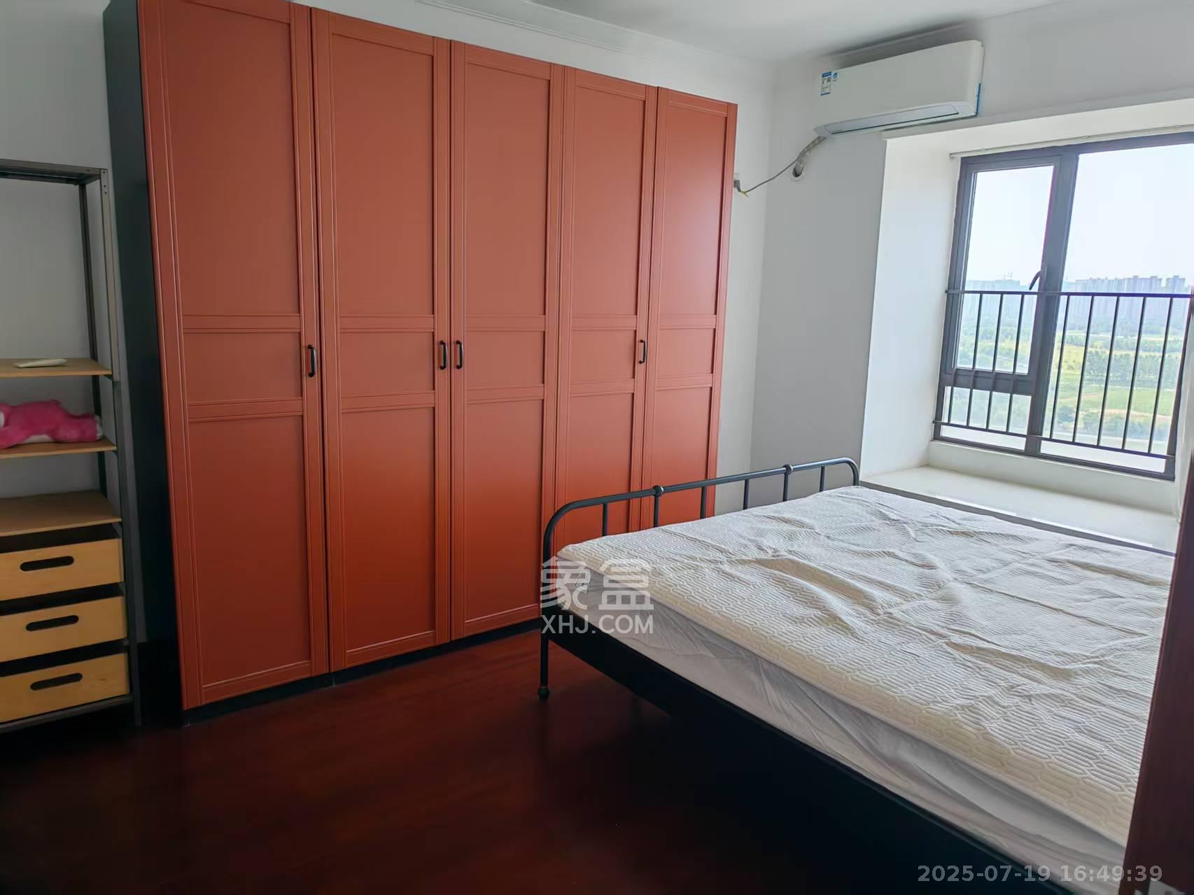 中海国际五期  3室2厅2卫    2400.0元/月 中海国际五期  3室2厅2卫    2400.0元/月室内图