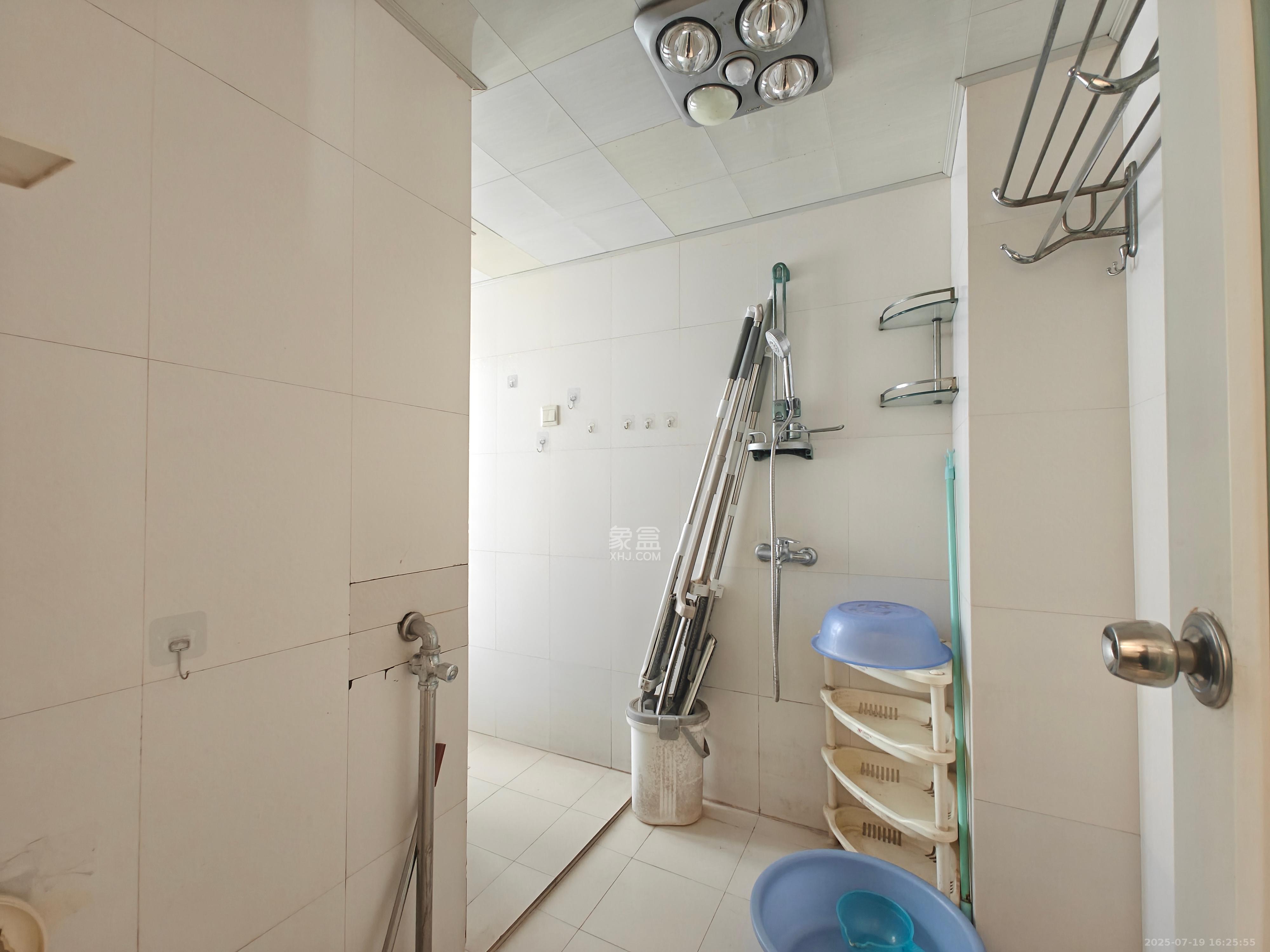 美林景园  3室2厅2卫    3300.0元/月 美林景园  3室2厅2卫    3300.0元/月室内图