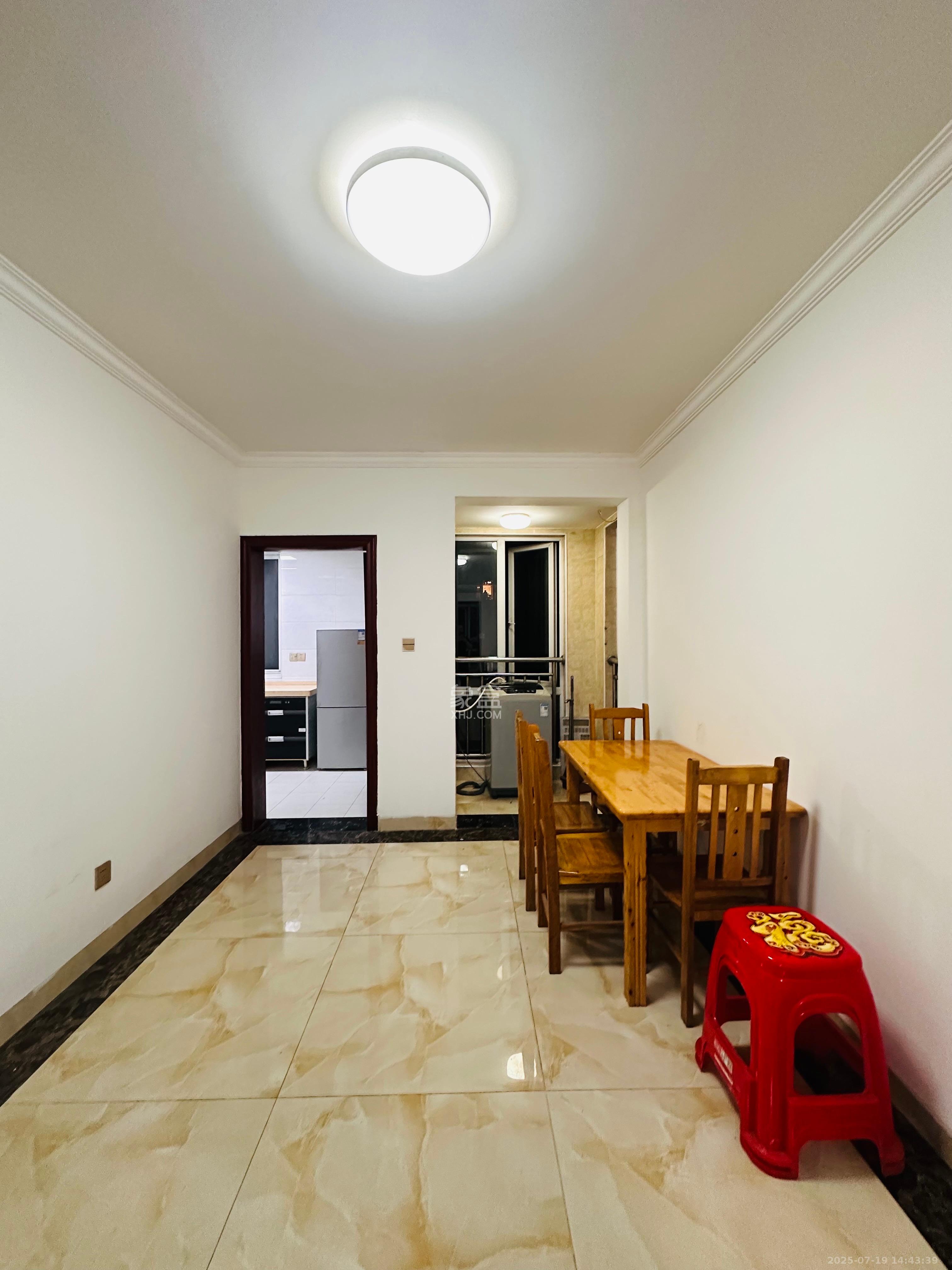 丽发新城 3室2厅2卫 2200.0元/月 丽发新城 3室2厅2卫 2200.0元/月室内图