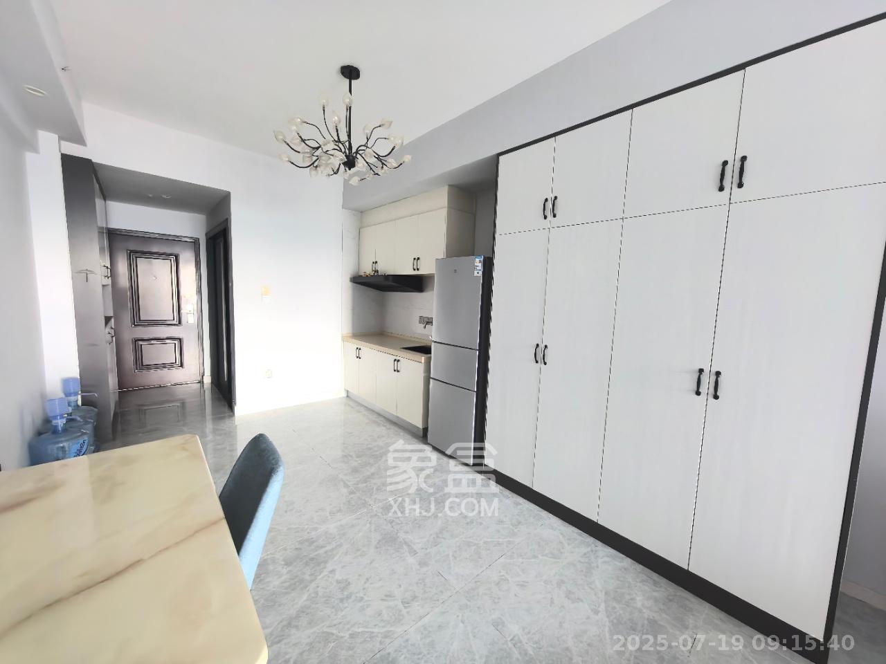 裕天国际商汇中心 1室1厅1卫 1200.0元/月 裕天国际商汇中心 1室1厅1卫 1200.0元/月室内图