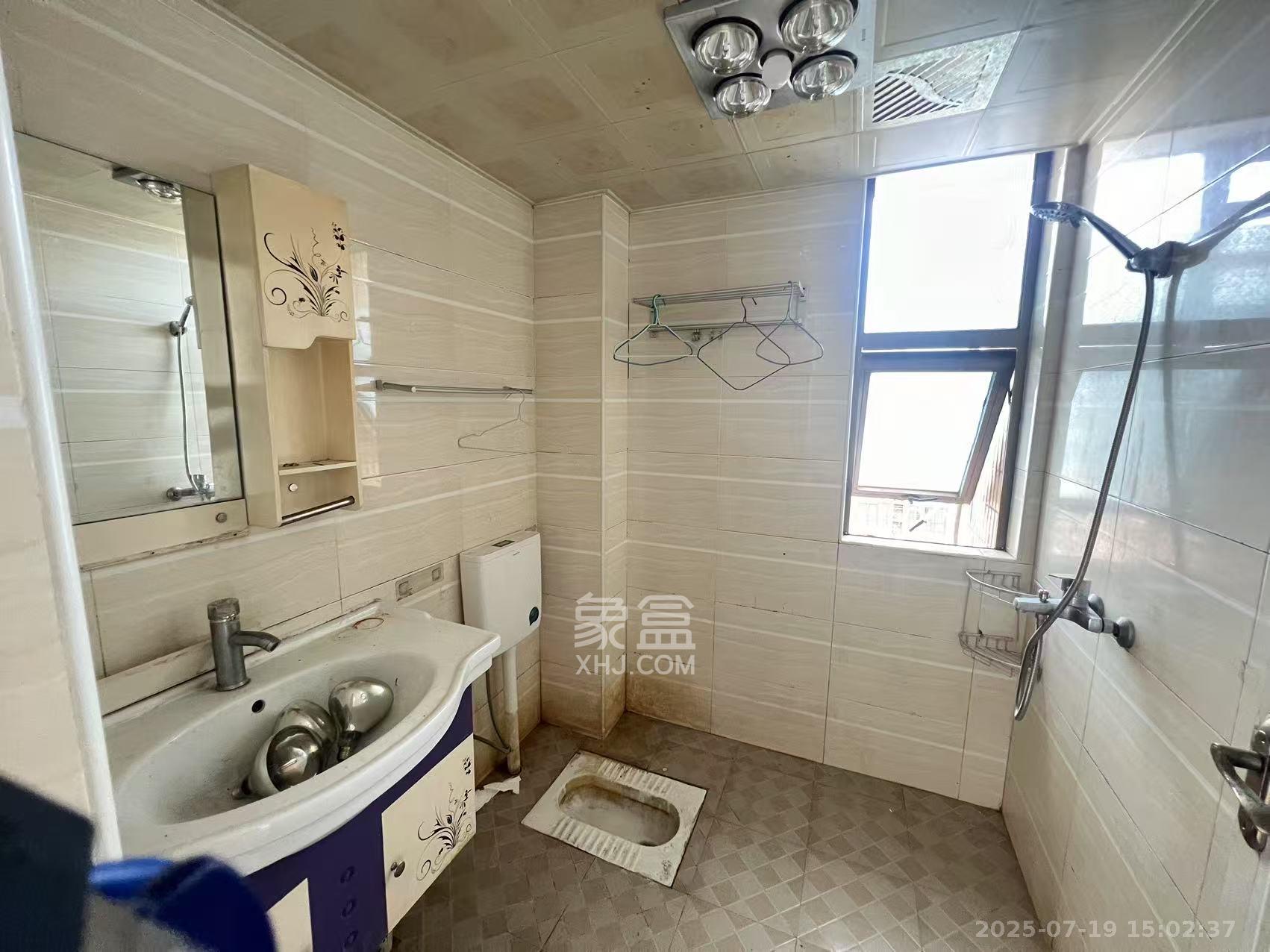 岳泰理想城 4室1厅1卫 4000.0元/月 岳泰理想城 4室1厅1卫 4000.0元/月室内图