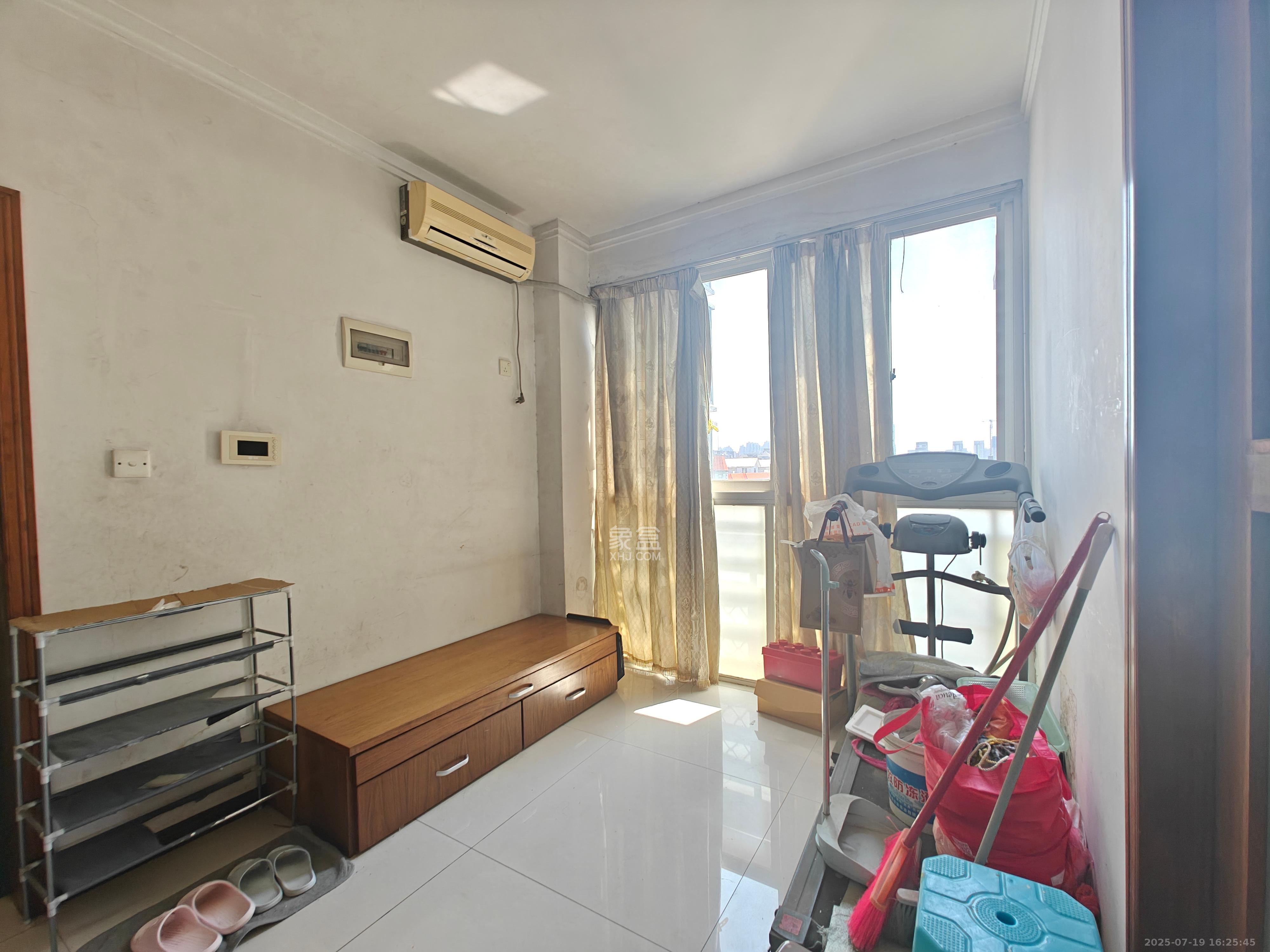 美林景园  3室2厅2卫    3300.0元/月 美林景园  3室2厅2卫    3300.0元/月室内图