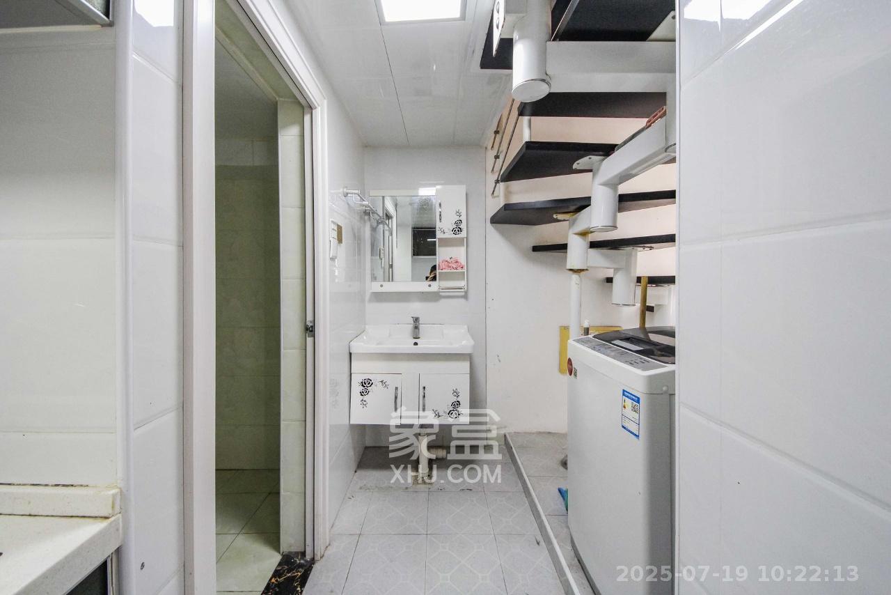 洋湖时代  3室2厅2卫   2500.00元/月室内图