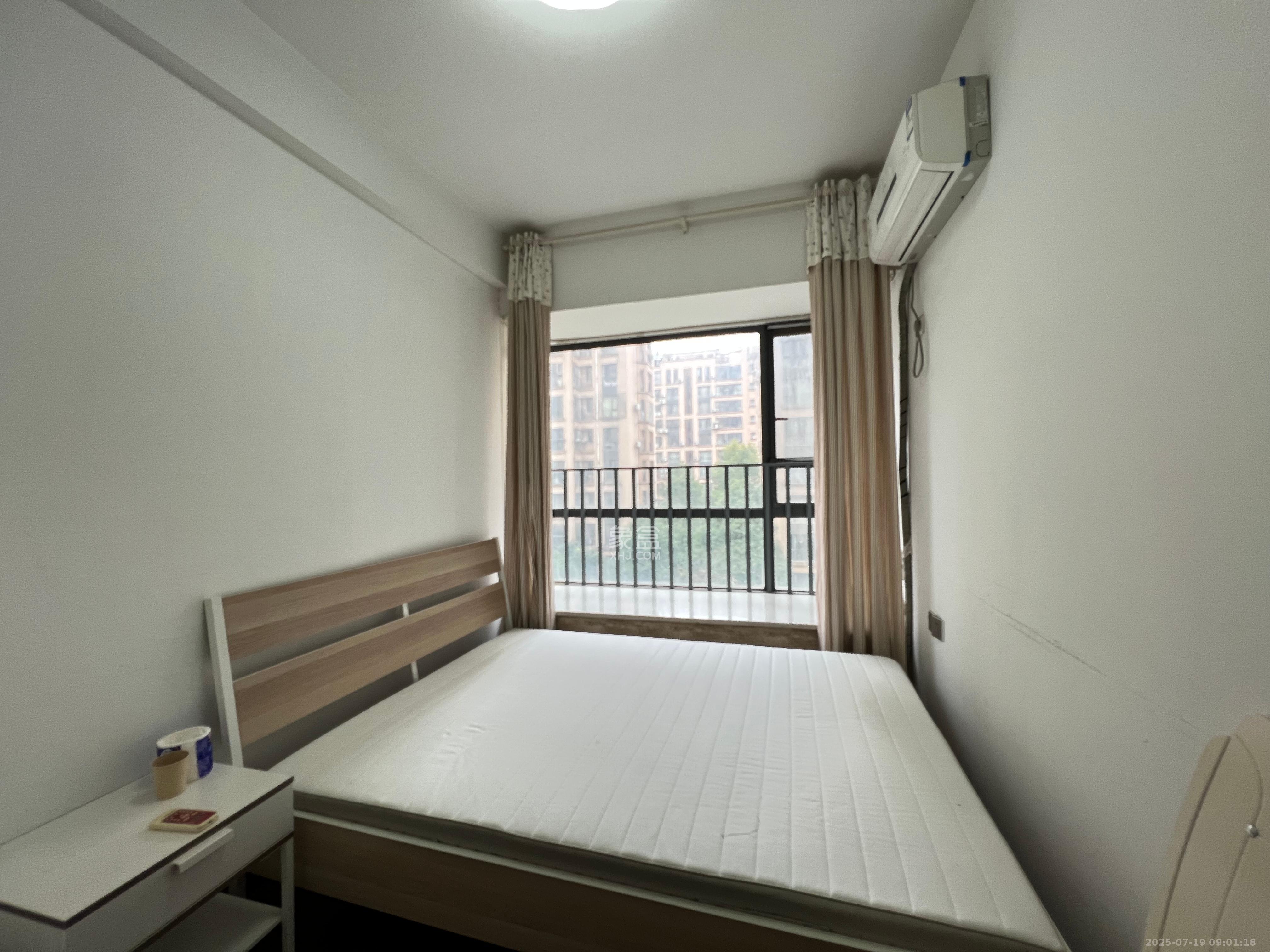 中城丽景香山园  2室2厅1卫    2300.0元/月室内图