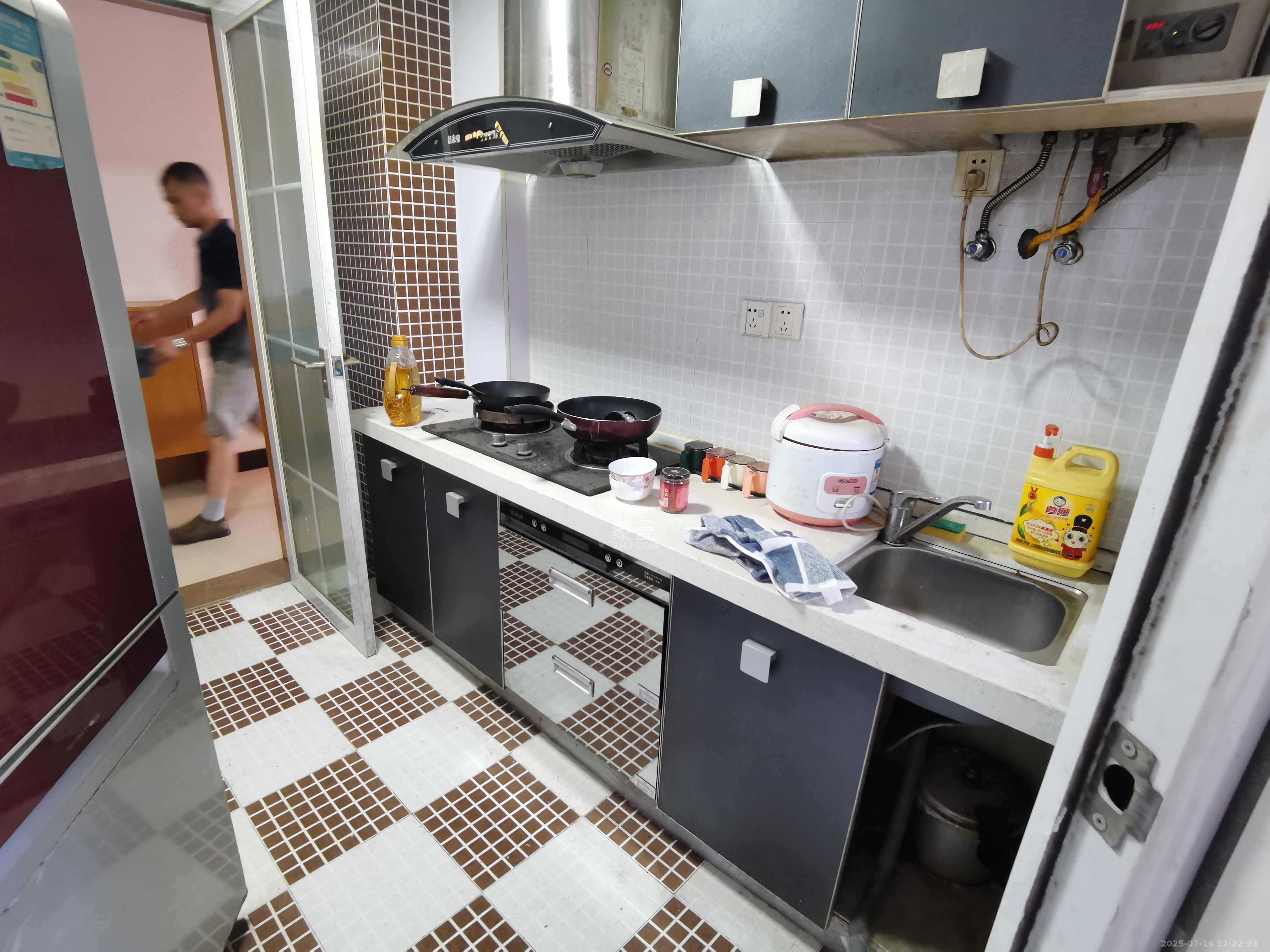 东门壹号家园  2室1厅1卫   2200.00元/月室内图