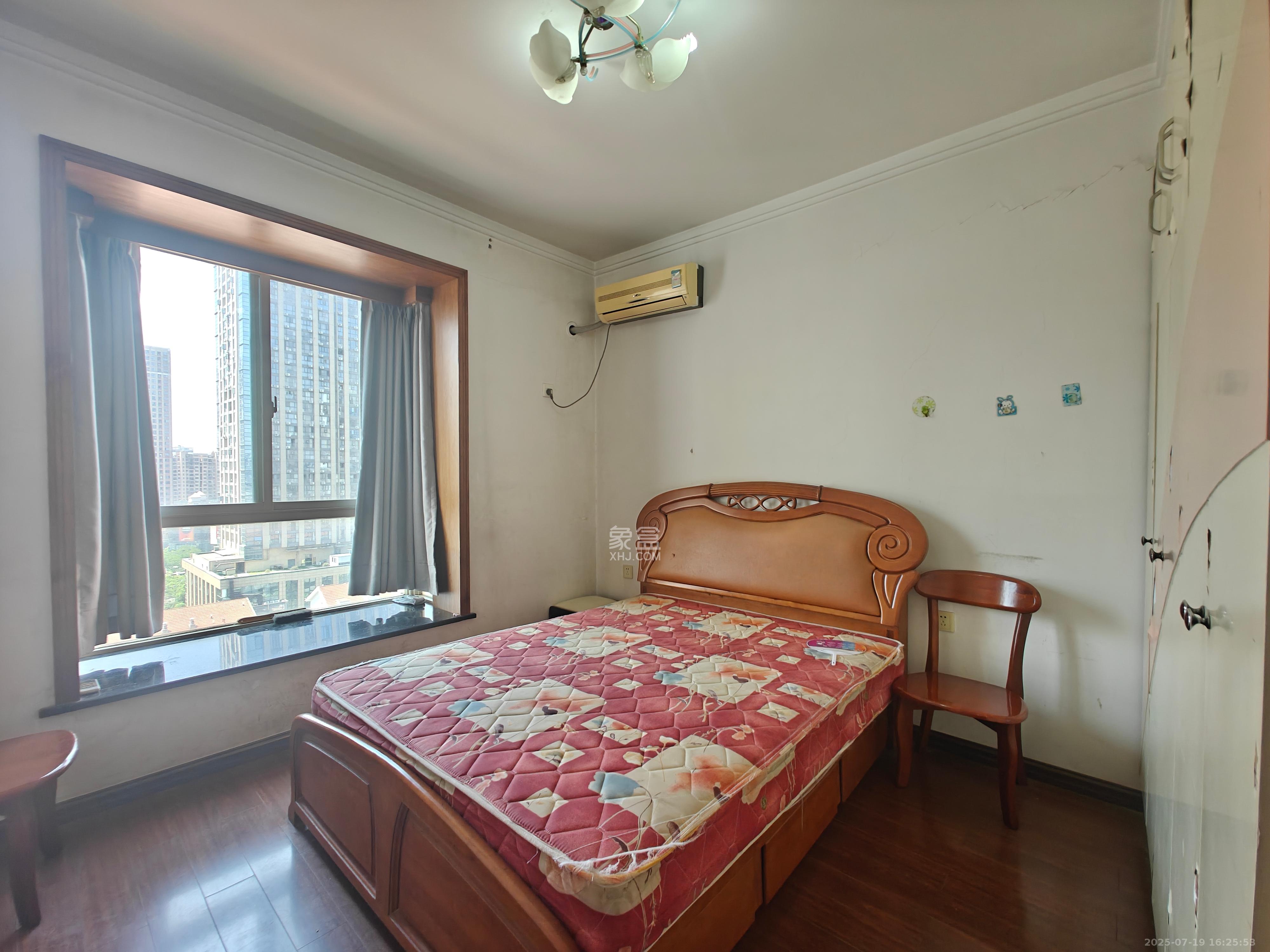 美林景园  3室2厅2卫    3300.0元/月 美林景园  3室2厅2卫    3300.0元/月室内图