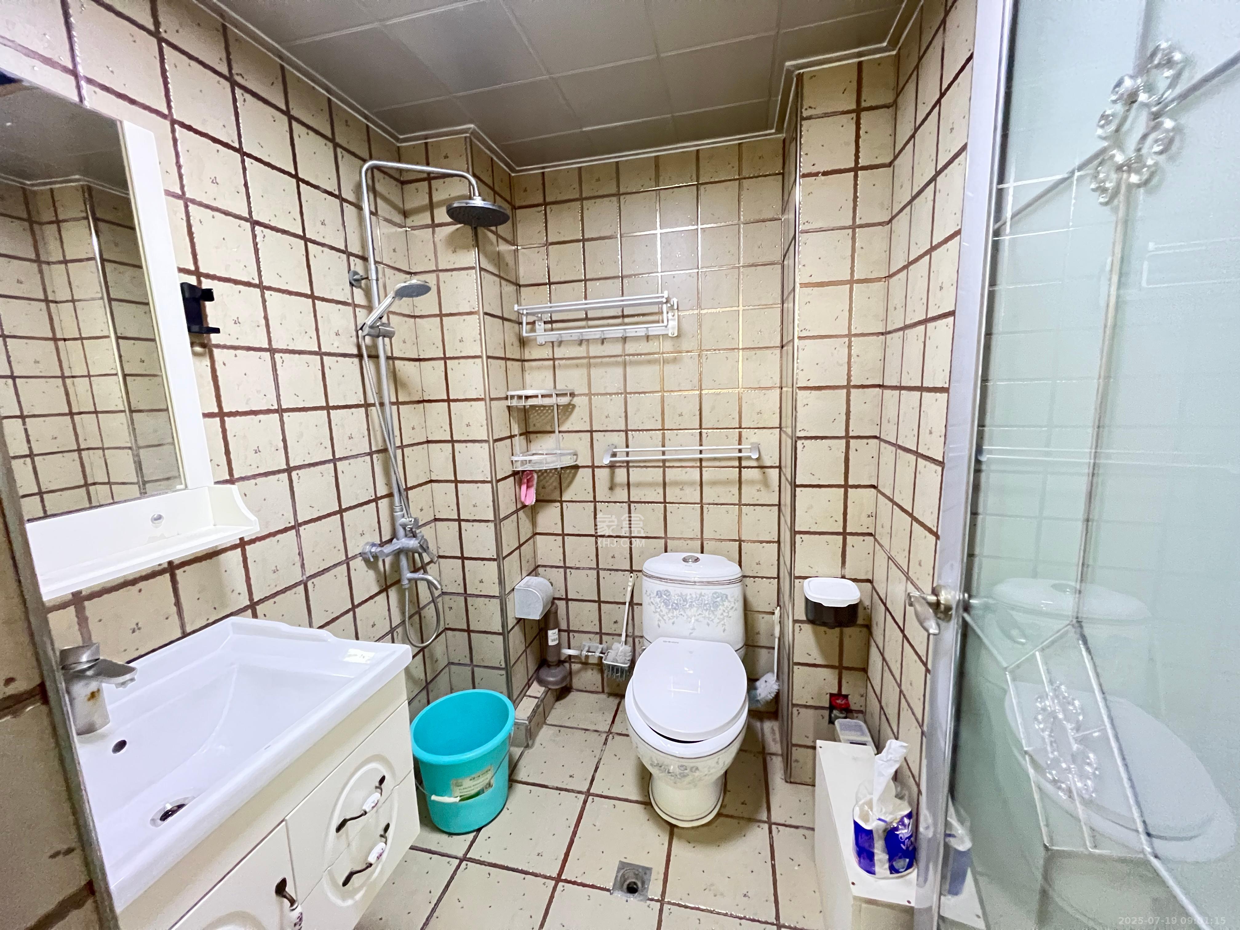 中城丽景香山园  2室2厅1卫    2300.0元/月室内图