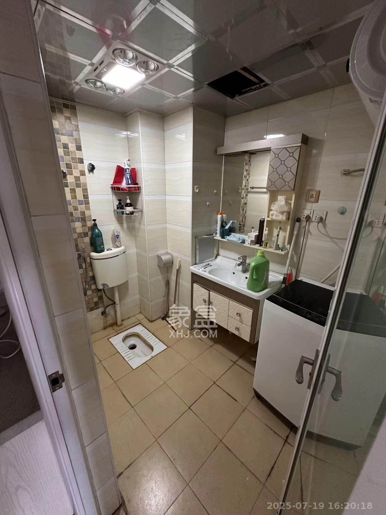 东宸19公馆 1室1厅1卫 1600.0元/月 东宸19公馆 1室1厅1卫 1600.0元/月室内图