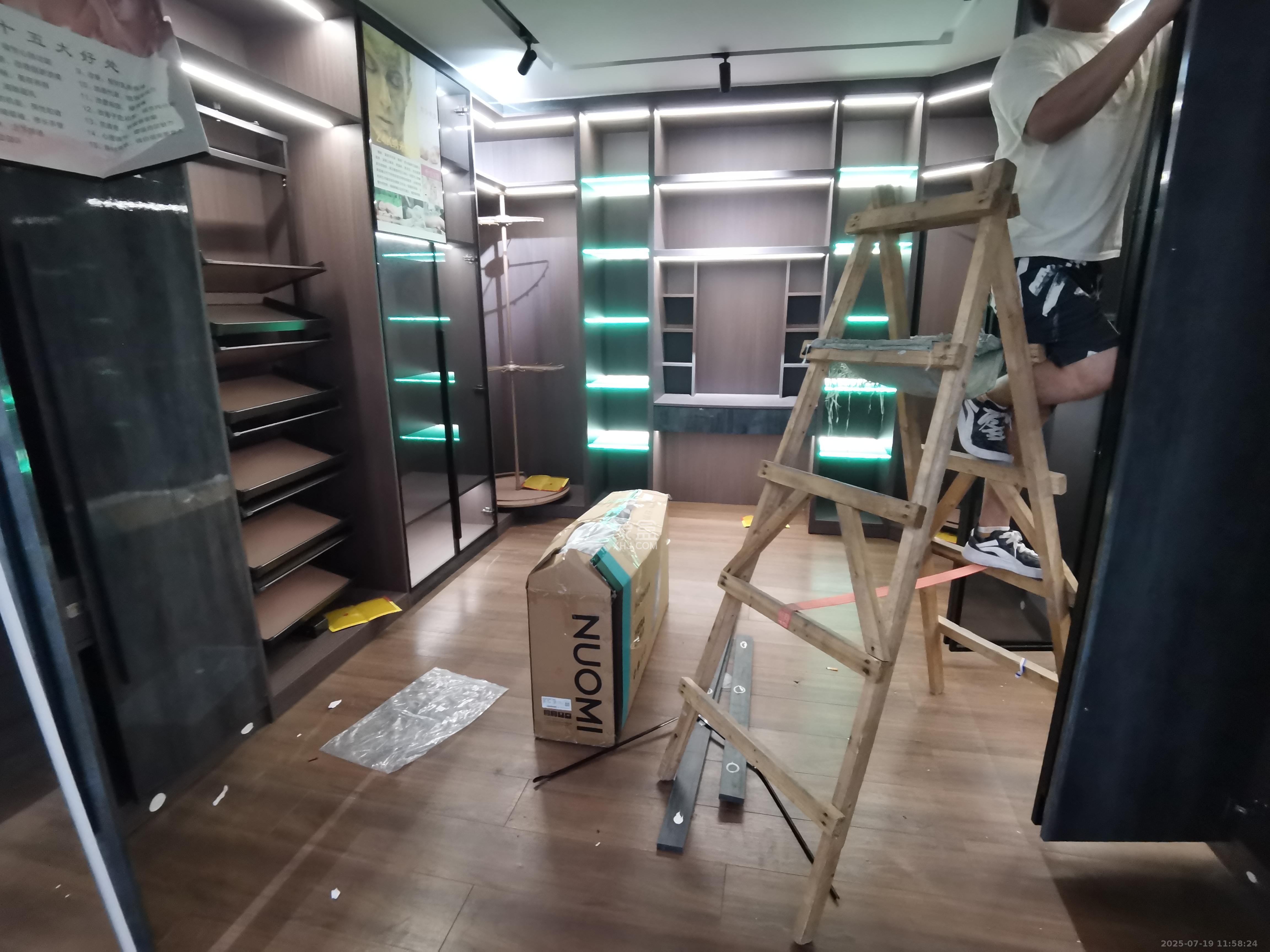 马王堆陶瓷建材新城  3室2厅1卫    18000.0元/月 马王堆陶瓷建材新城  3室2厅1卫    18000.0元/月室内图