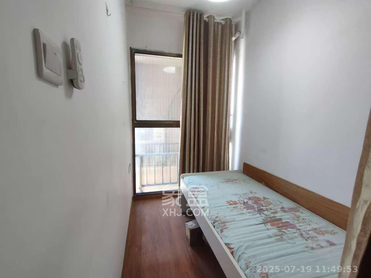 江山帝景雅典  3室1厅1卫    1800.0元/月 江山帝景雅典  3室1厅1卫    1800.0元/月室内图