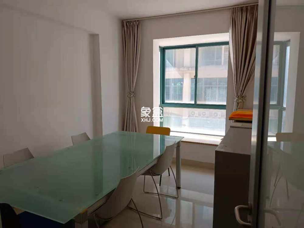 华荣府 3室2厅2卫 3000.0元/月 华荣府 3室2厅2卫 3000.0元/月室内图