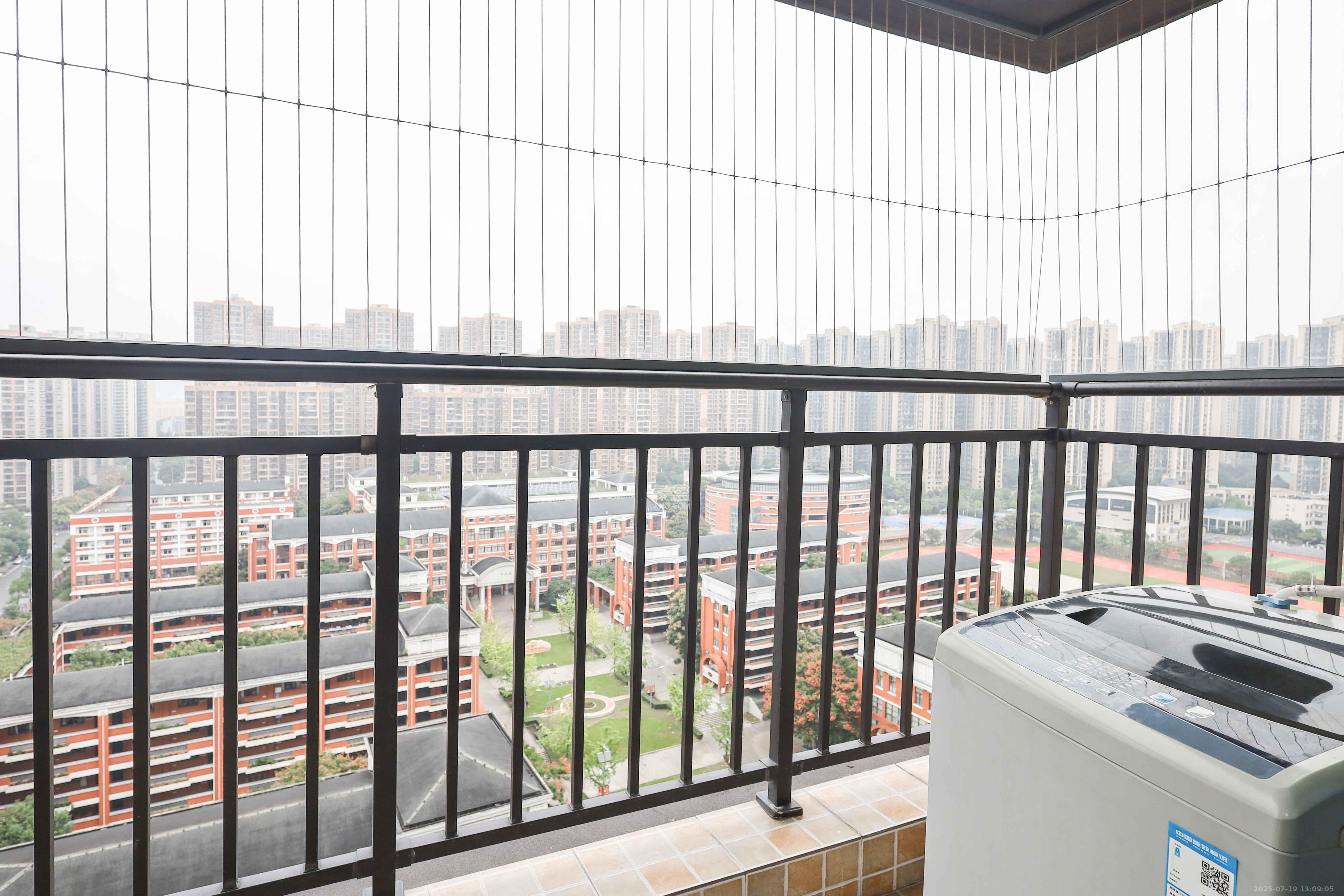 中国铁建梅溪青秀三期  4室2厅2卫    190.0万阳台