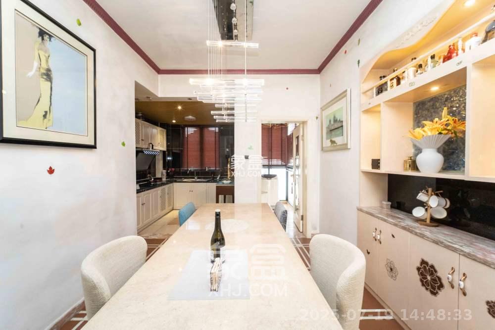 长房东郡  3室2厅2卫    4000.0元/月 长房东郡  3室2厅2卫    4000.0元/月室内图