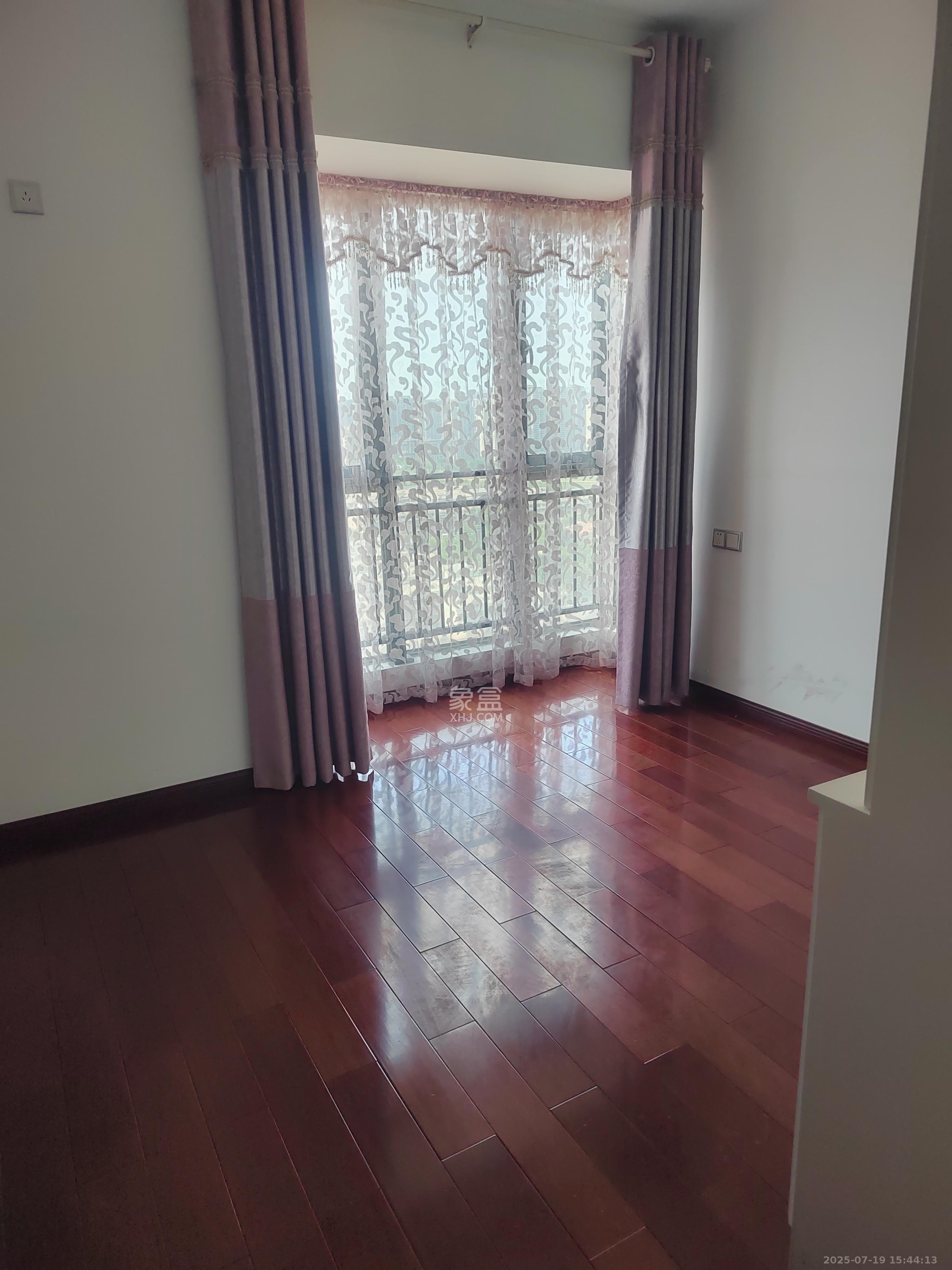 湘域熙岸 3室2厅2卫 4000.0元/月 湘域熙岸 3室2厅2卫 4000.0元/月室内图