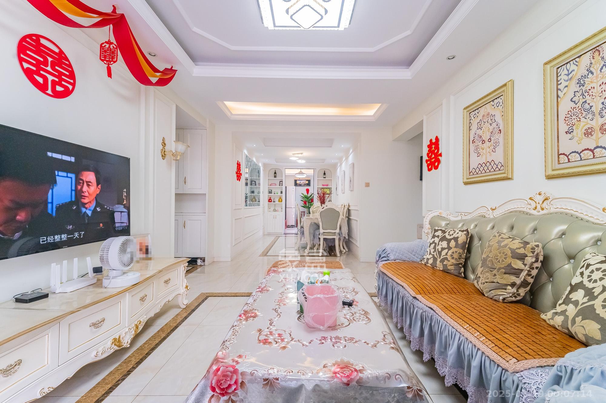 国泰九龙湾  4室2厅2卫    99.9万 国泰九龙湾  4室2厅2卫    99.9万客厅