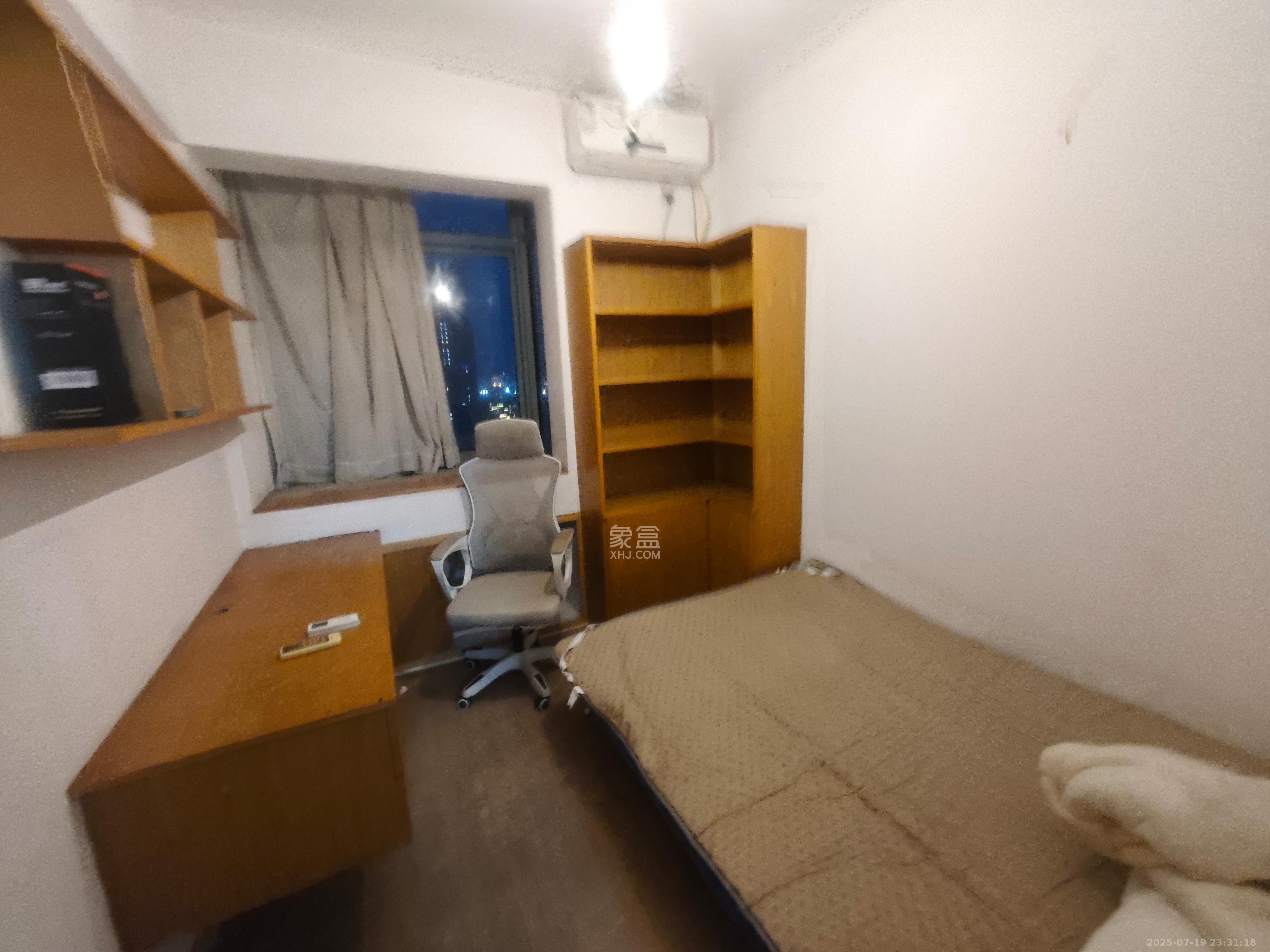 东方美地  2室1厅1卫   1300.00元/月室内图