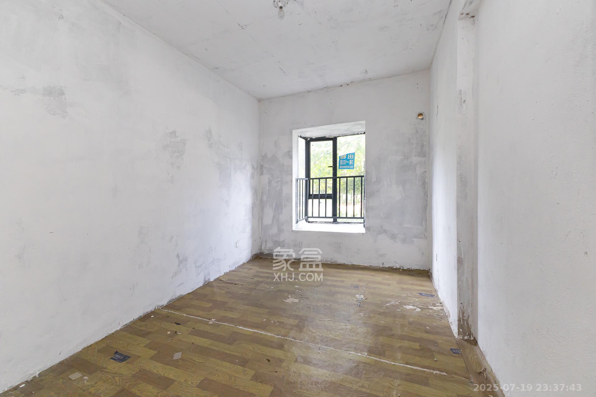 金湘苑(星澜之悦) 4室2厅1卫 136.8万 金湘苑(星澜之悦) 4室2厅1卫 136.8万卧室