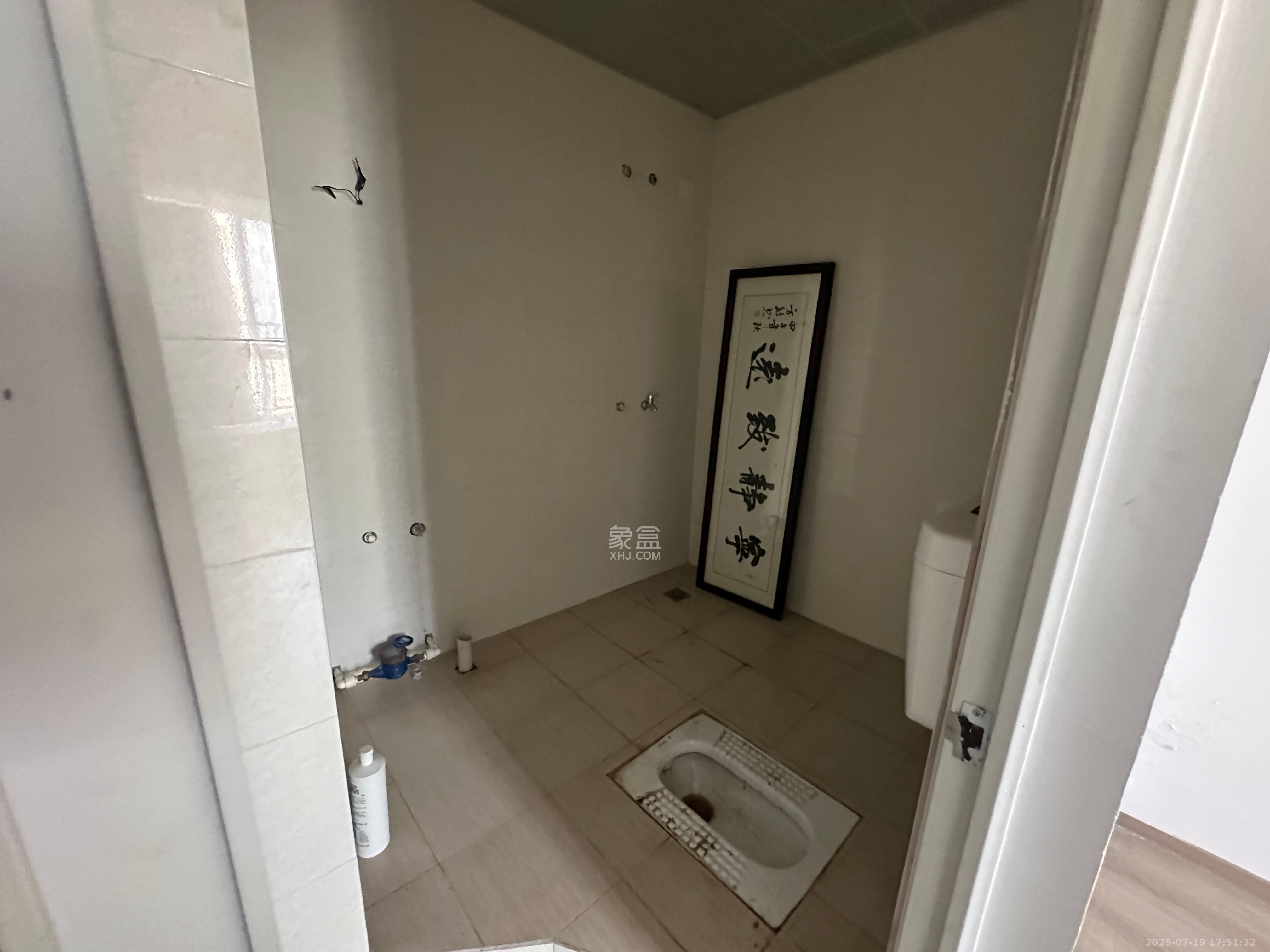 桔香鑫城  5室2厅2卫   4000.00元/月室内图