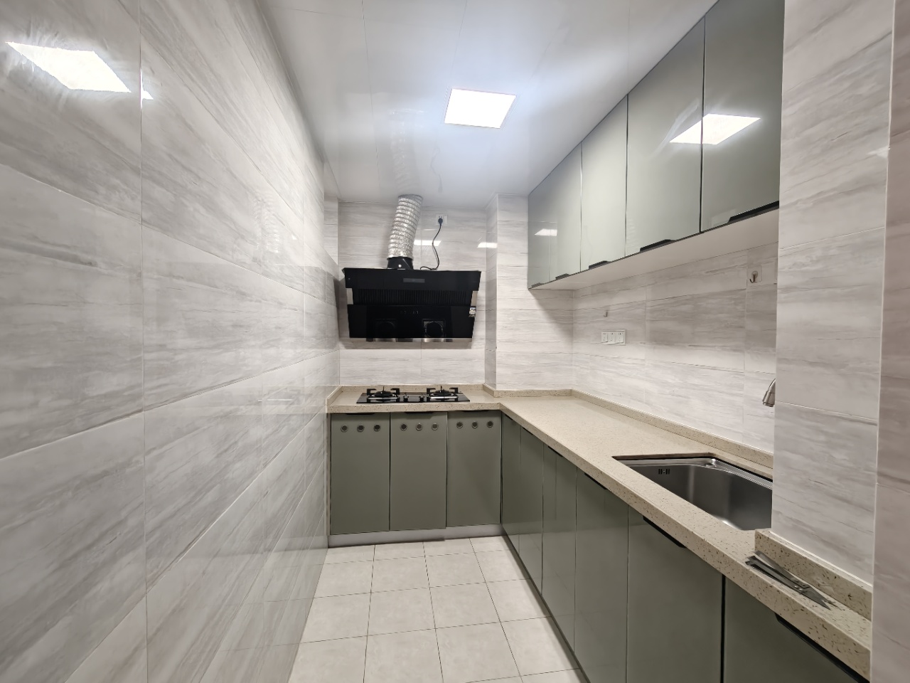 海糖小区一二期  3室2厅1卫    2500.0元/月 海糖小区一二期  3室2厅1卫    2500.0元/月室内图