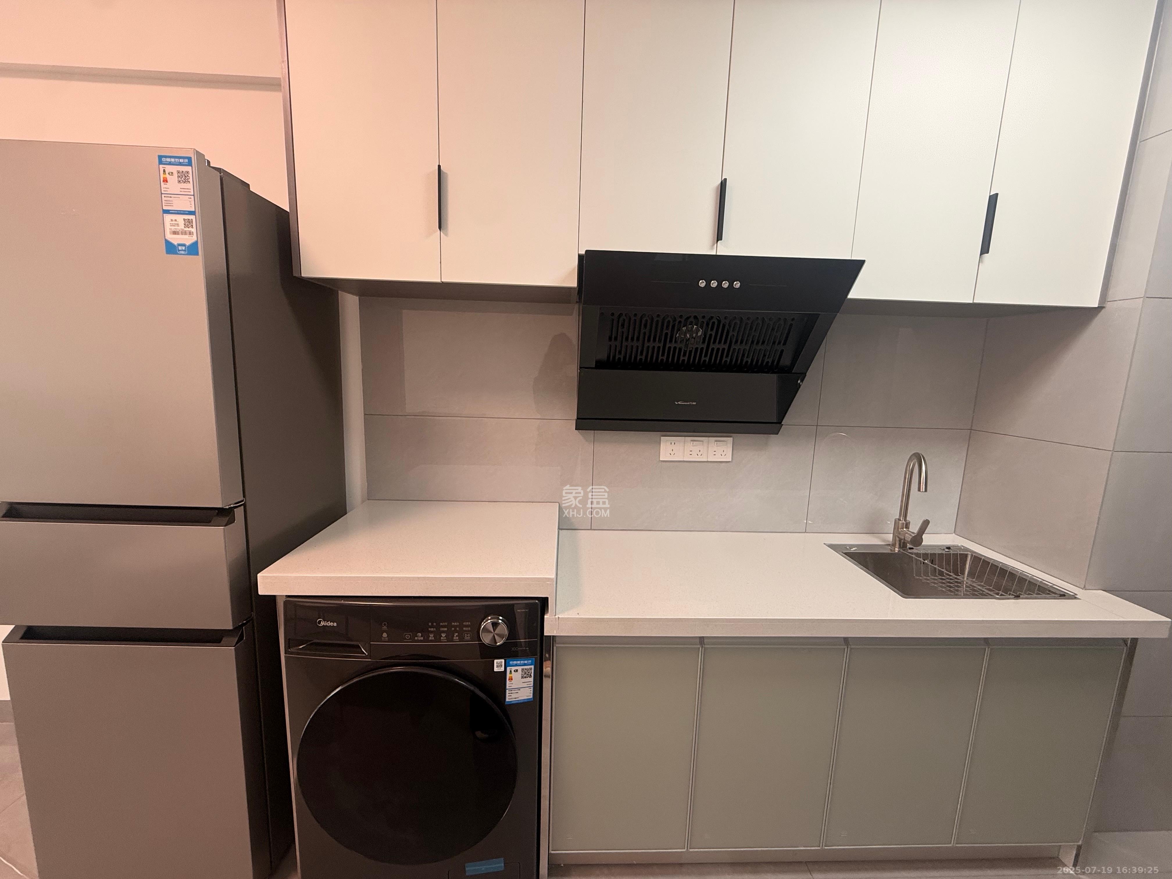 鄱阳汇金中心 1室0厅0卫 1600.0元/月 鄱阳汇金中心 1室0厅0卫 1600.0元/月室内图