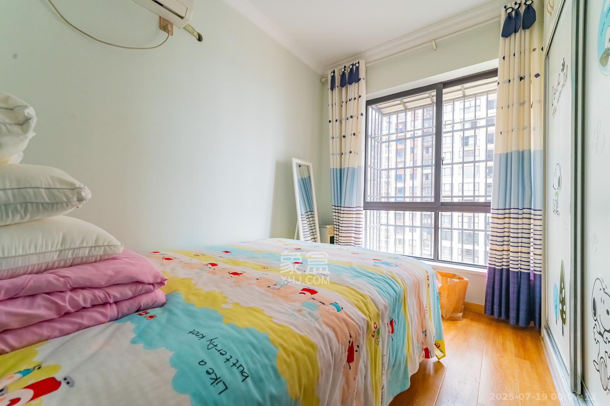 国泰九龙湾  4室2厅2卫    99.9万 国泰九龙湾  4室2厅2卫    99.9万卧室