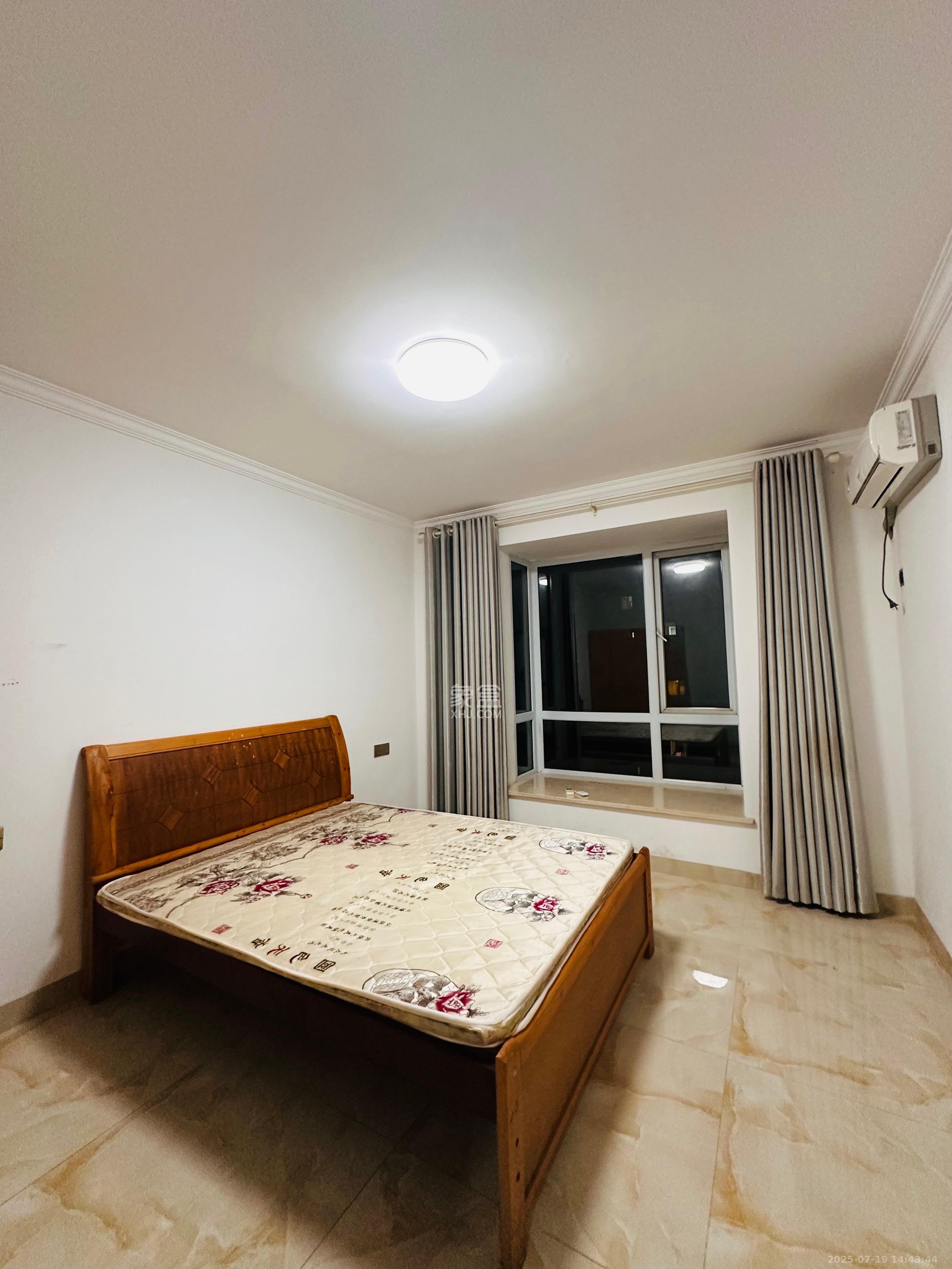 丽发新城 3室2厅2卫 2200.0元/月 丽发新城 3室2厅2卫 2200.0元/月室内图