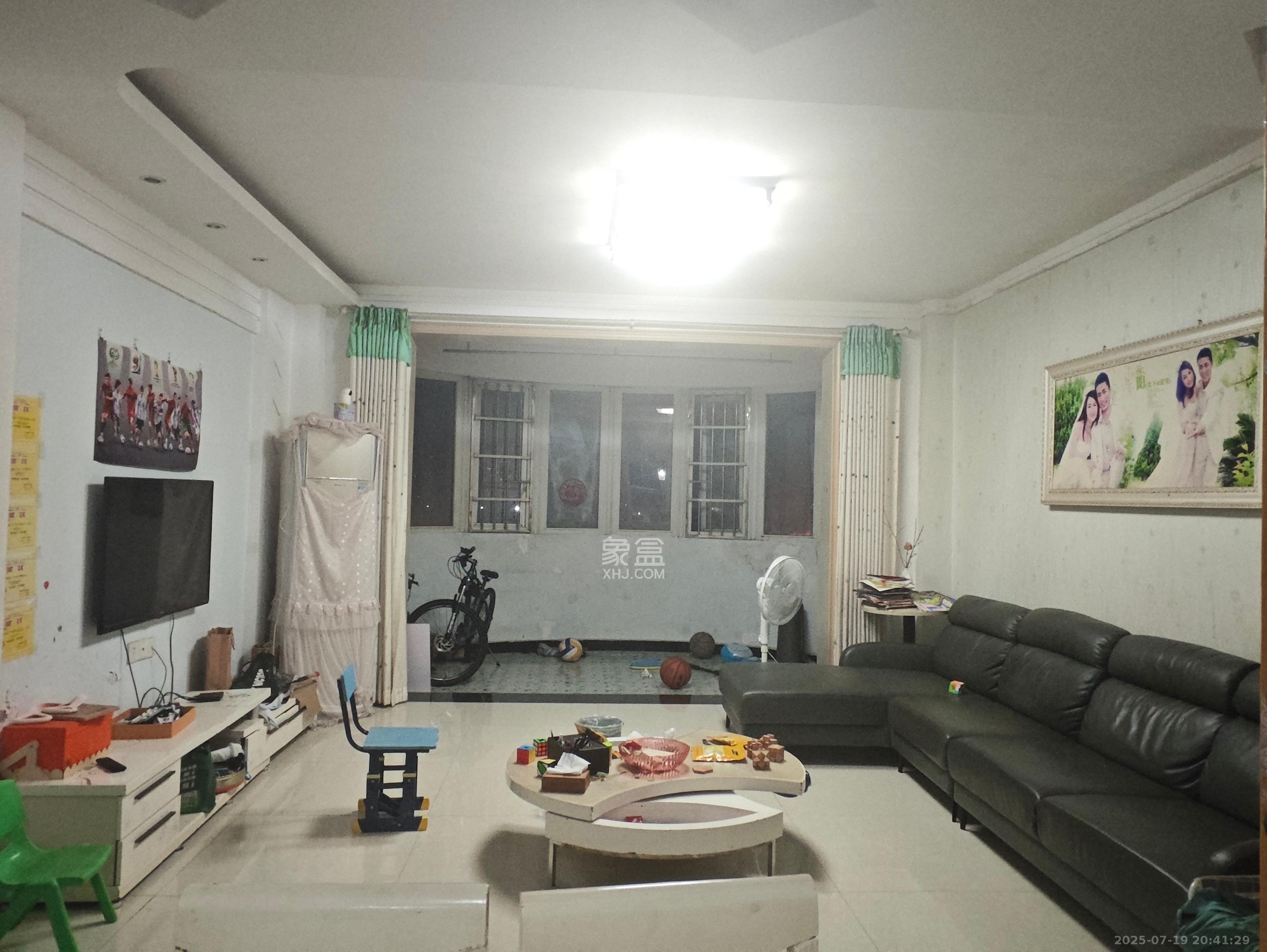 星城国际  3室2厅2卫   1650.00元/月室内图
