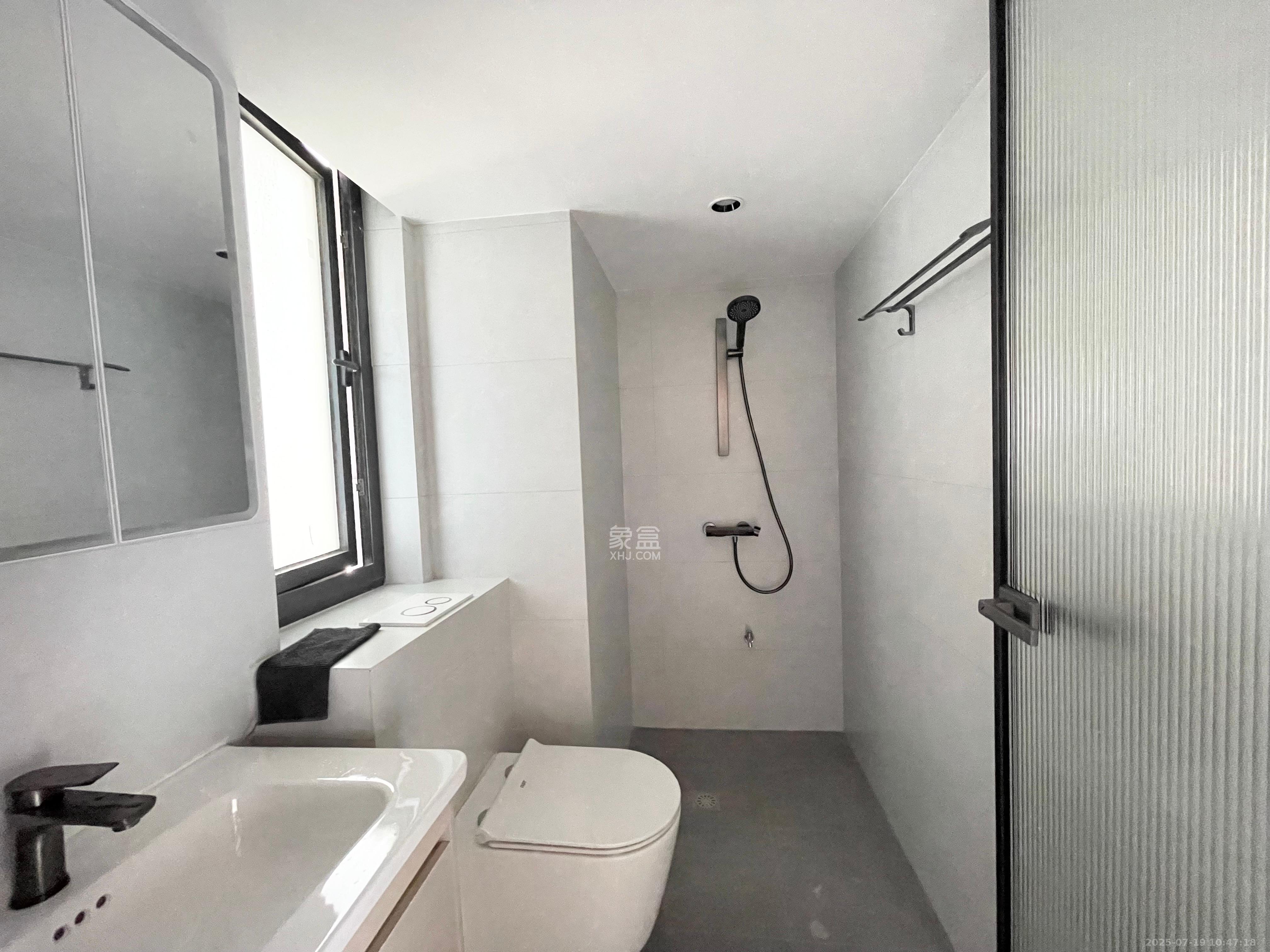 万科紫台  1室1厅1卫    3300.0元/月 万科紫台  1室1厅1卫    3300.0元/月室内图