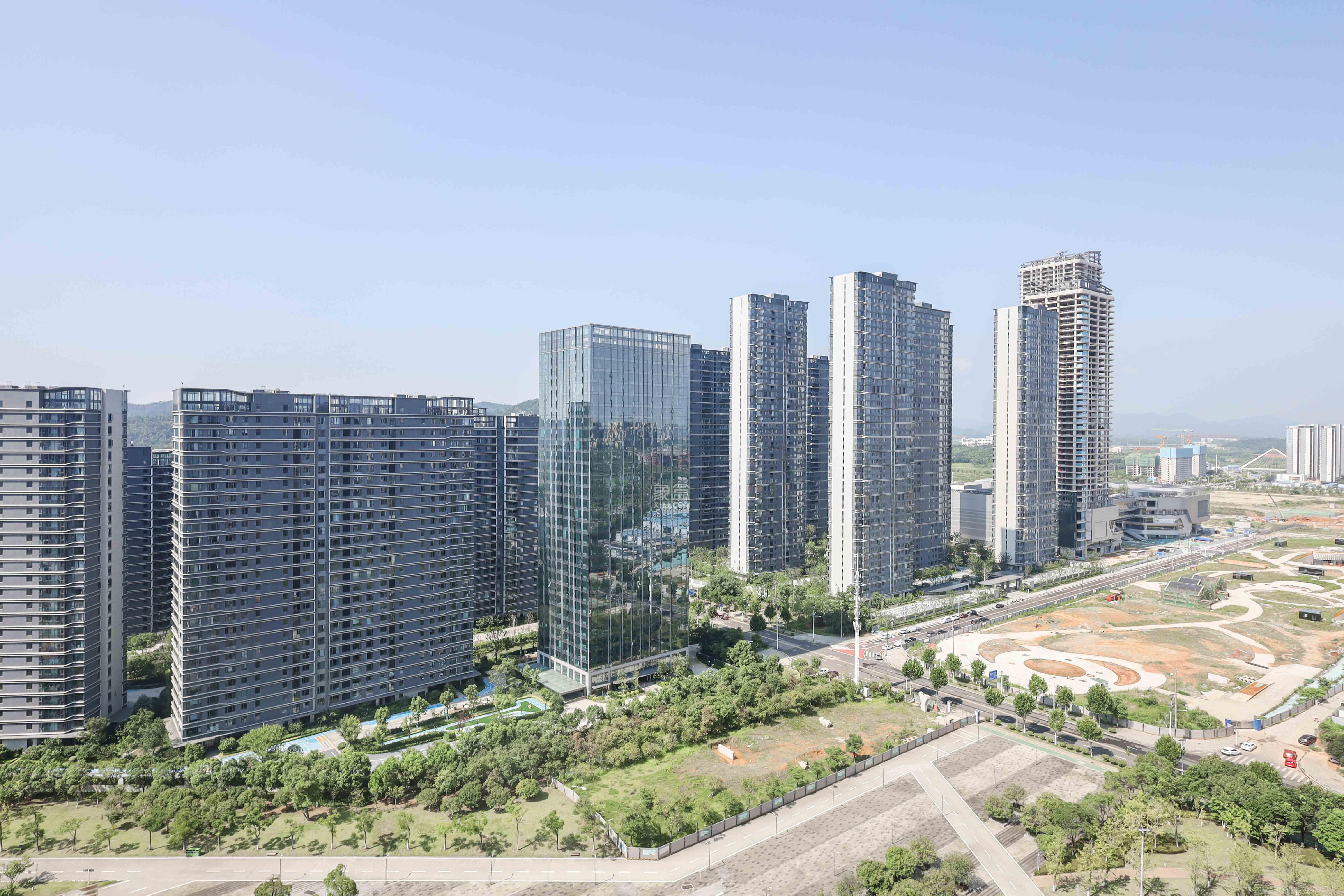 中国铁建湘语梅溪  4室2厅2卫   165.00万阳台
