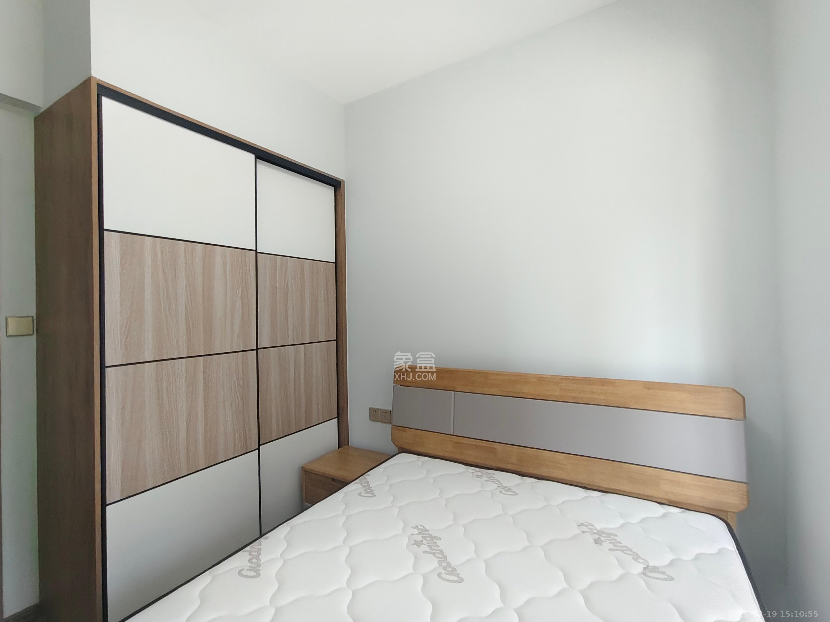 江山帝景雅典  3室2厅2卫   2500.00元/月室内图