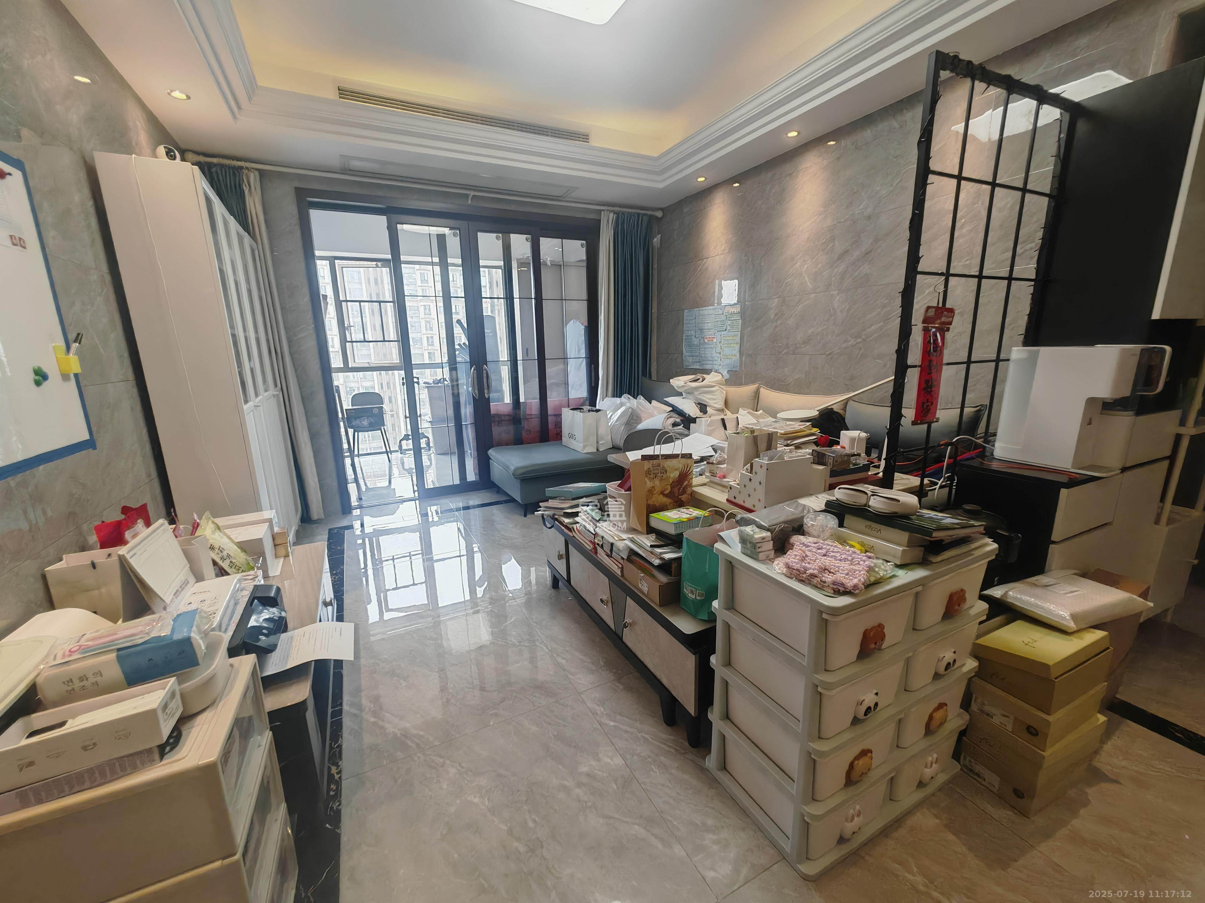 万象府台  3室2厅2卫    3800.0元/月