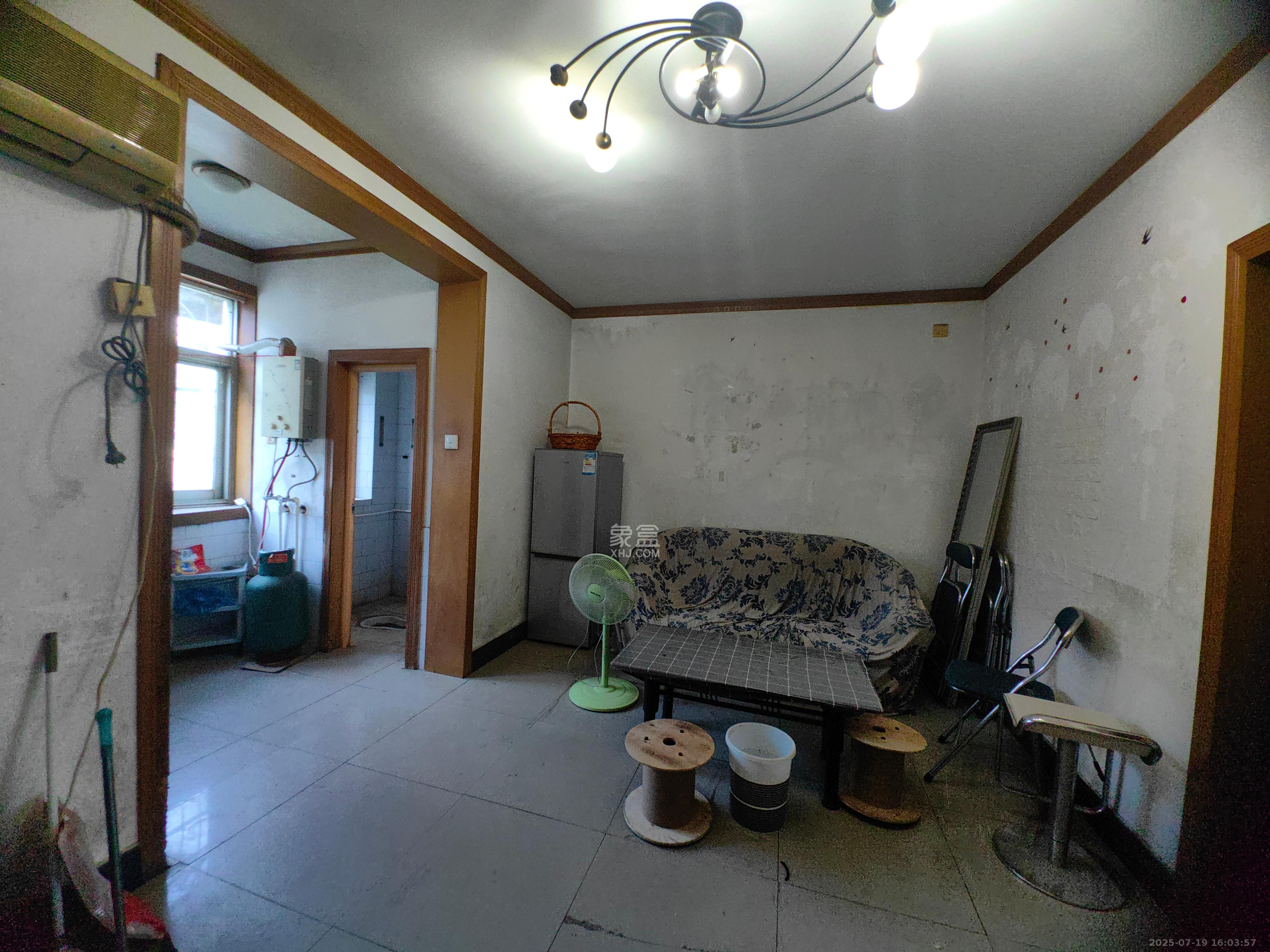 梨子山社区长电宿舍  2室2厅1卫   1200.00元/月室内图1