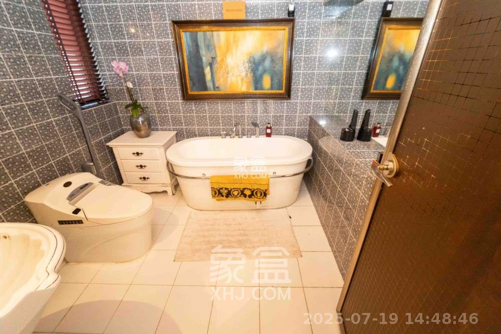 长房东郡  3室2厅2卫   4000.00元/月室内图