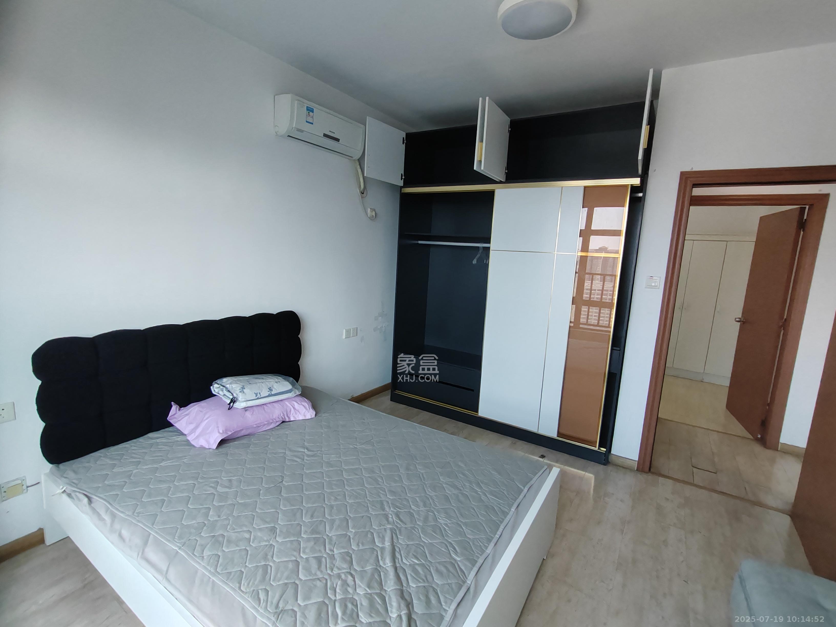 湘域城邦(湘域国际中心)  2室2厅1卫    3200.0元/月 湘域城邦(湘域国际中心)  2室2厅1卫    3200.0元/月室内图