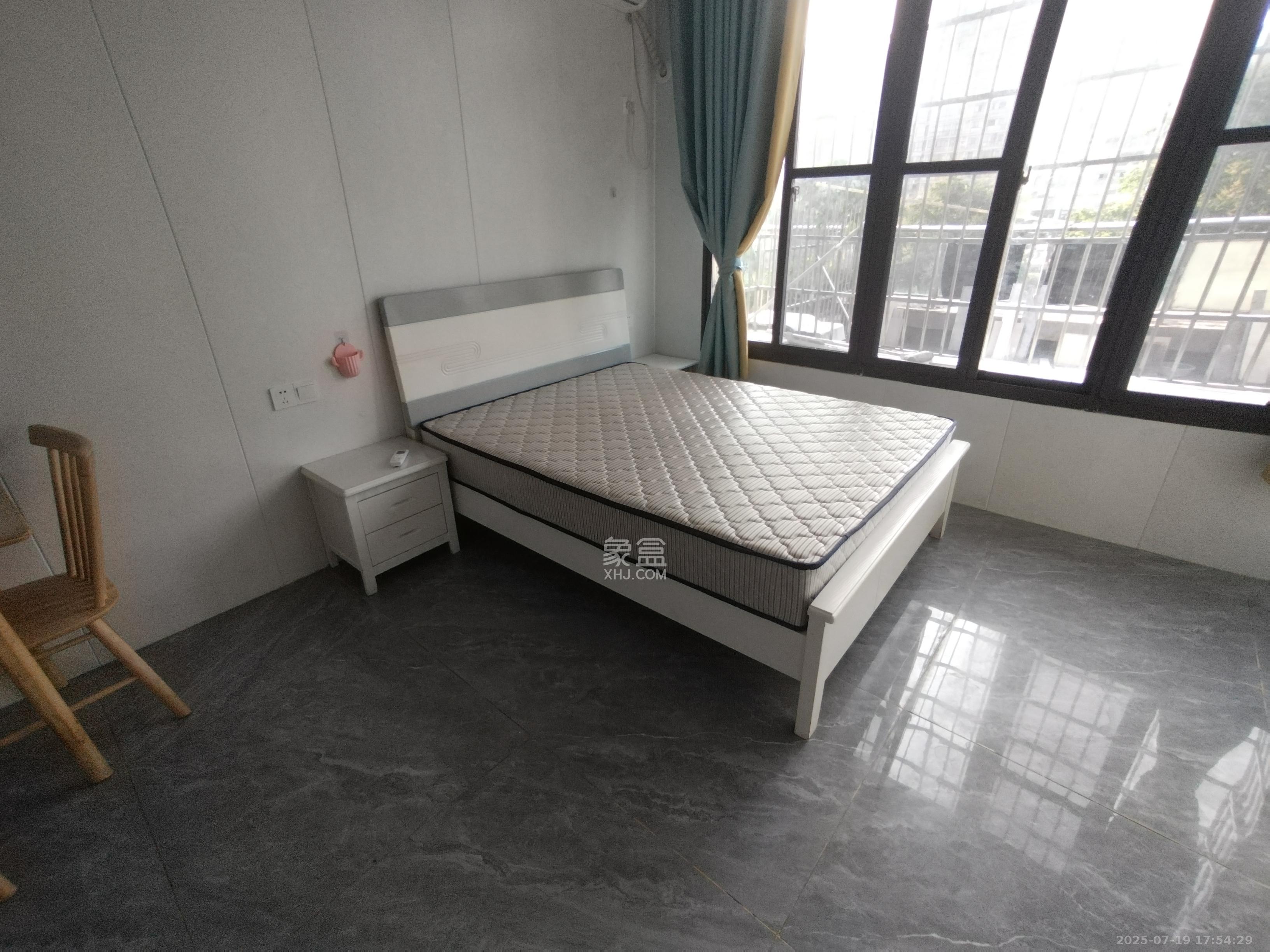 柏家塘小区  1室1厅1卫   1300.00元/月室内图