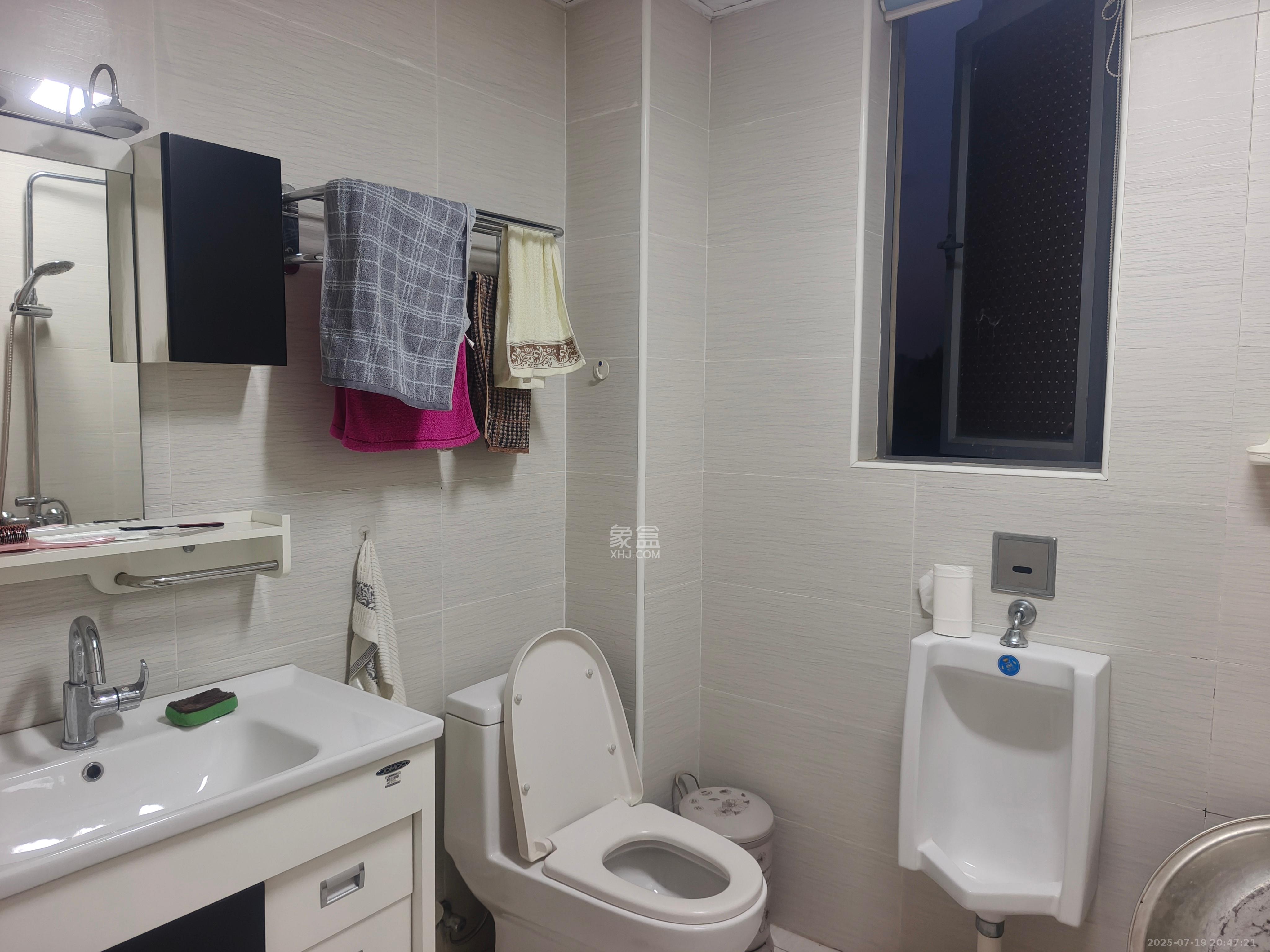 卓越蔚蓝海岸二期 3室2厅2卫 3600.0元/月 卓越蔚蓝海岸二期 3室2厅2卫 3600.0元/月室内图