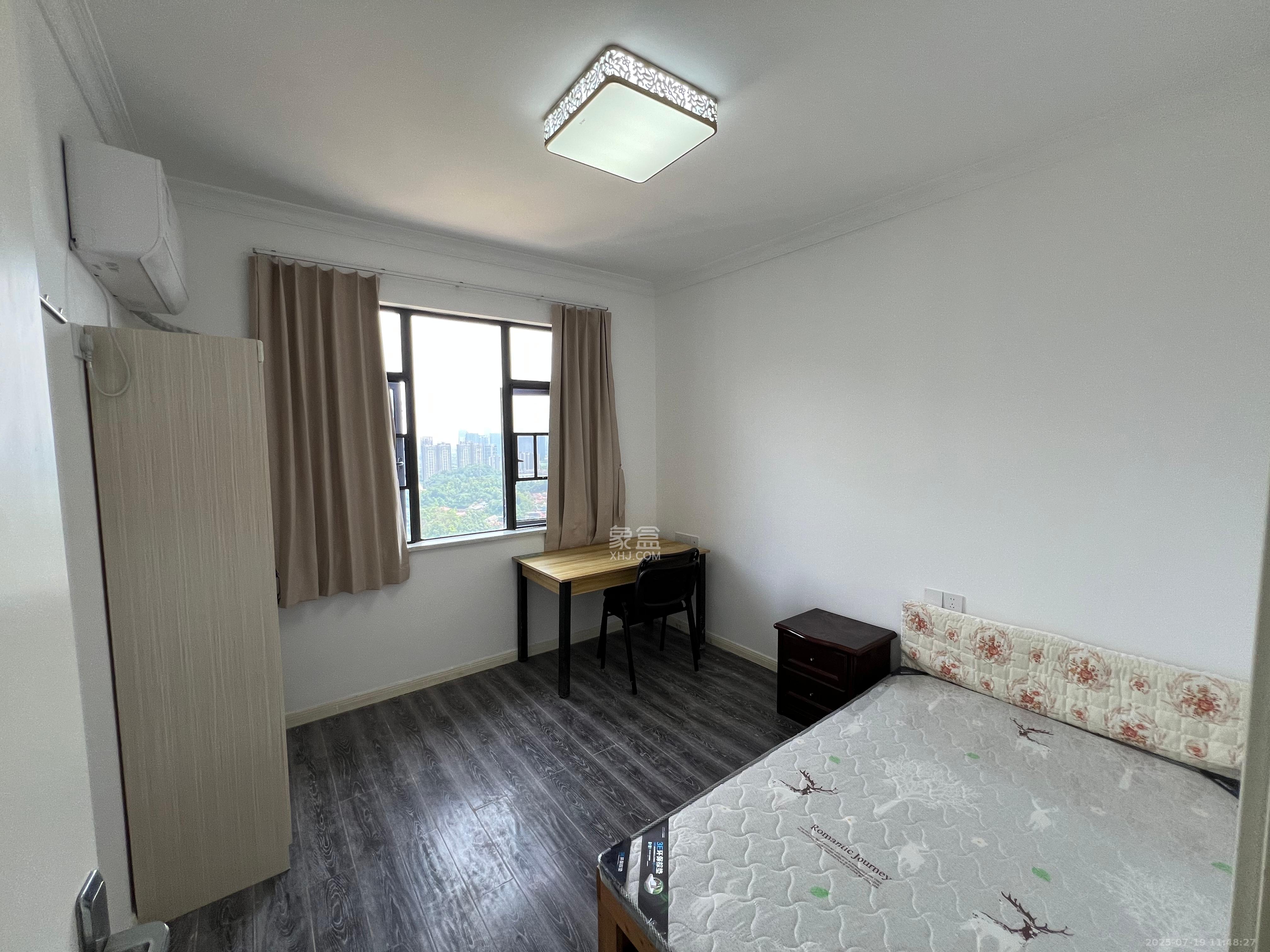 悦湖山 1室1厅1卫 1100.0元/月 悦湖山 1室1厅1卫 1100.0元/月室内图