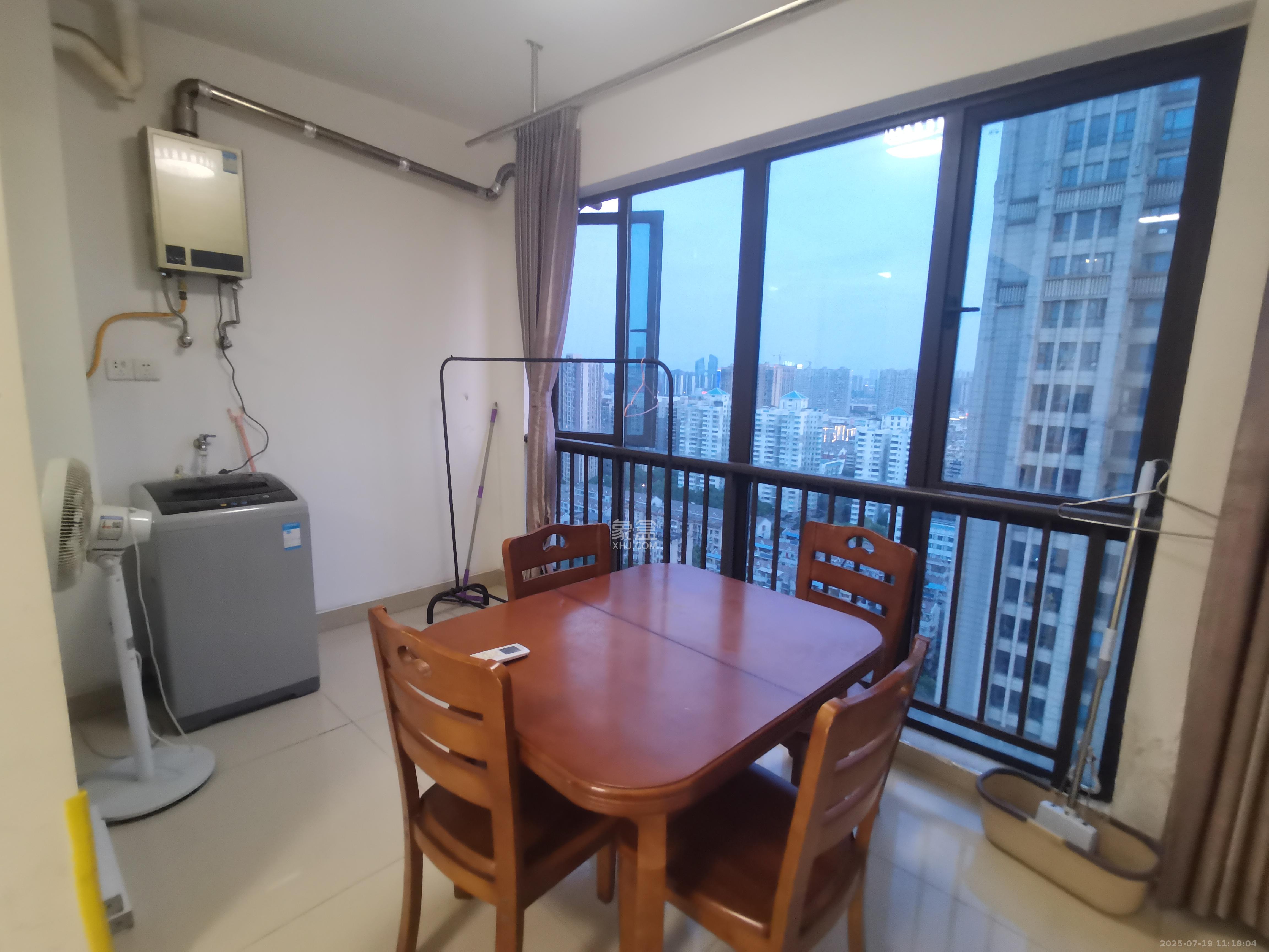 天下一家  2室2厅1卫    2300.0元/月室内图