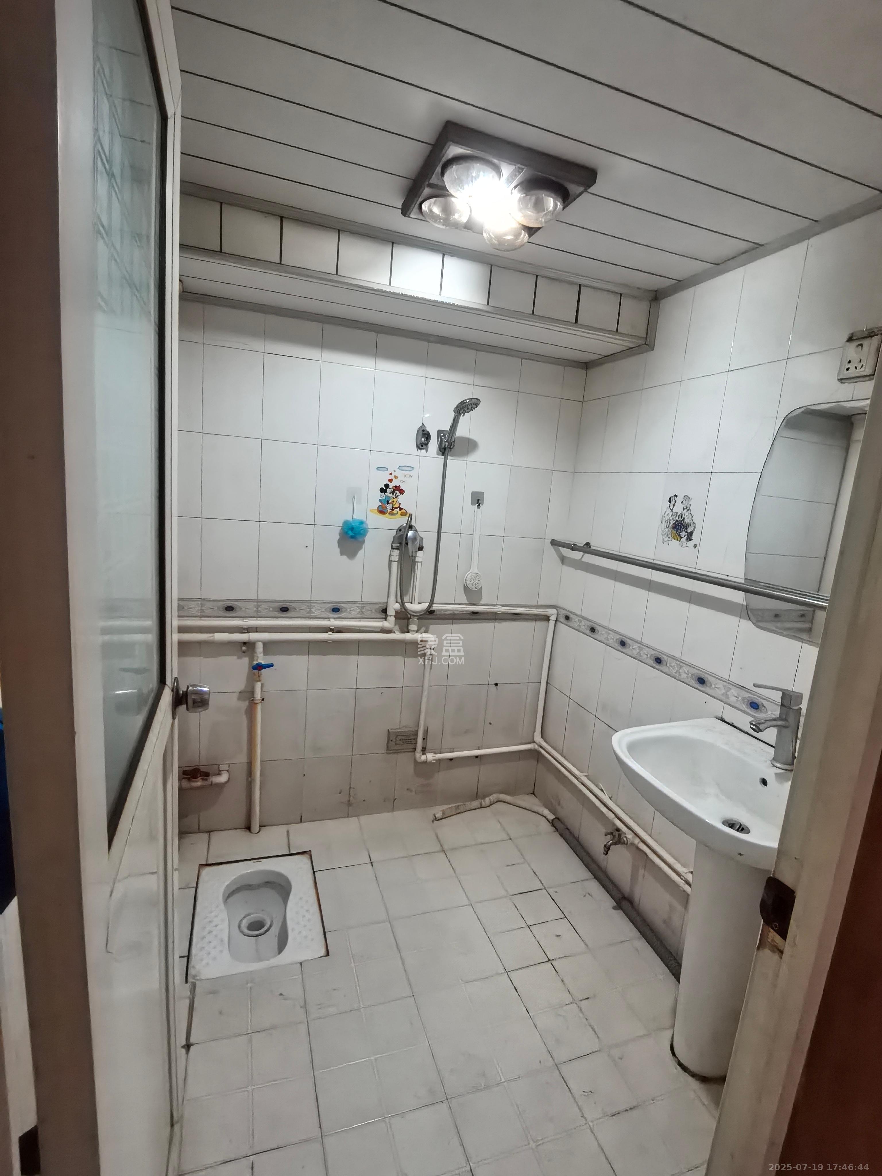 中南汽车世界 2室0厅0卫 1300.0元/月 中南汽车世界 2室0厅0卫 1300.0元/月室内图