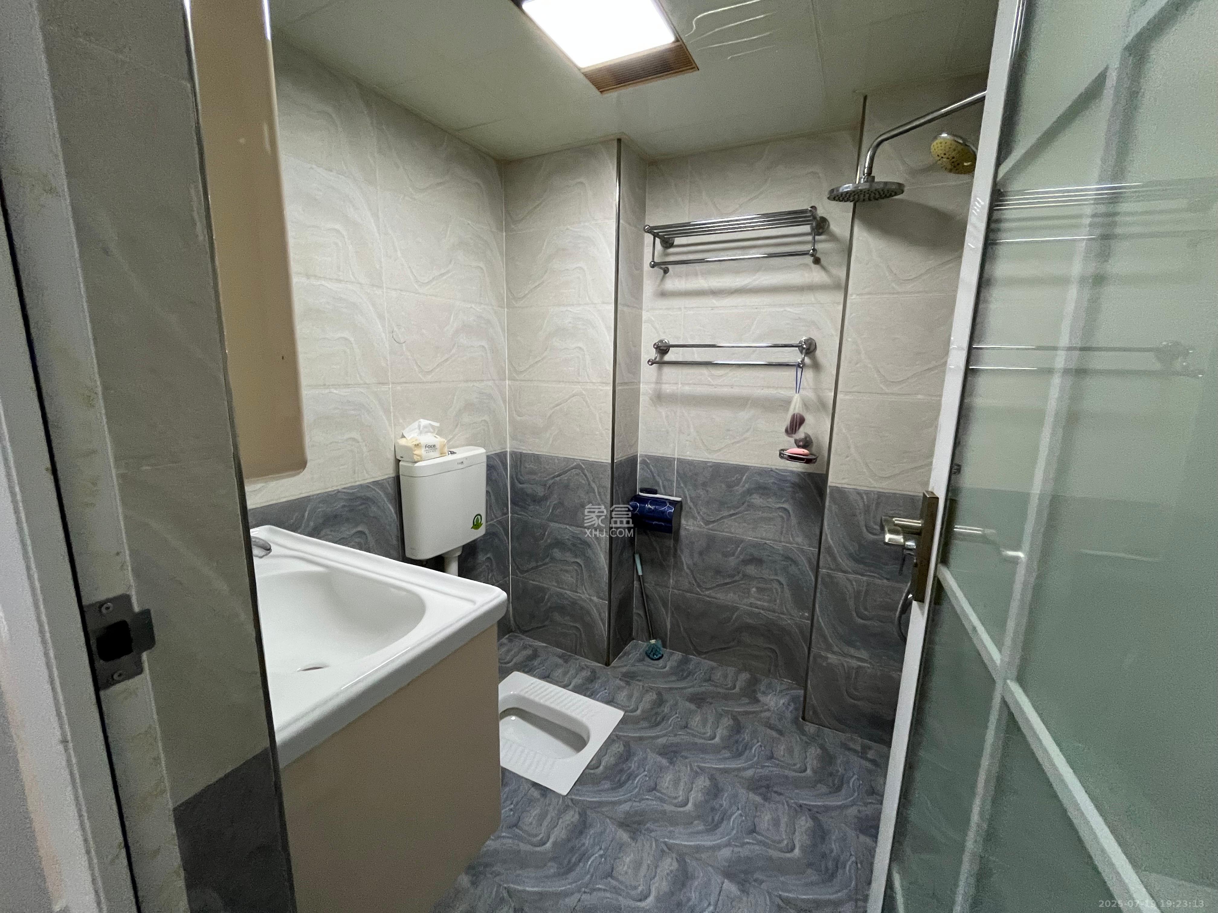 协信星澜汇  6室2厅2卫    5500.0元/月 协信星澜汇  6室2厅2卫    5500.0元/月室内图