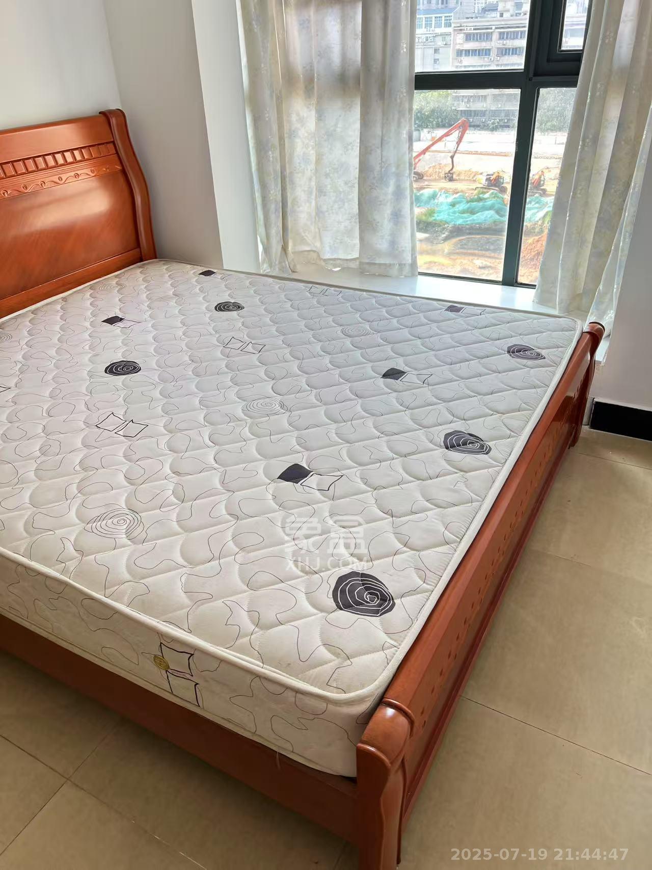 中天广场  1室1厅1卫    2200.0元/月 中天广场  1室1厅1卫    2200.0元/月室内图