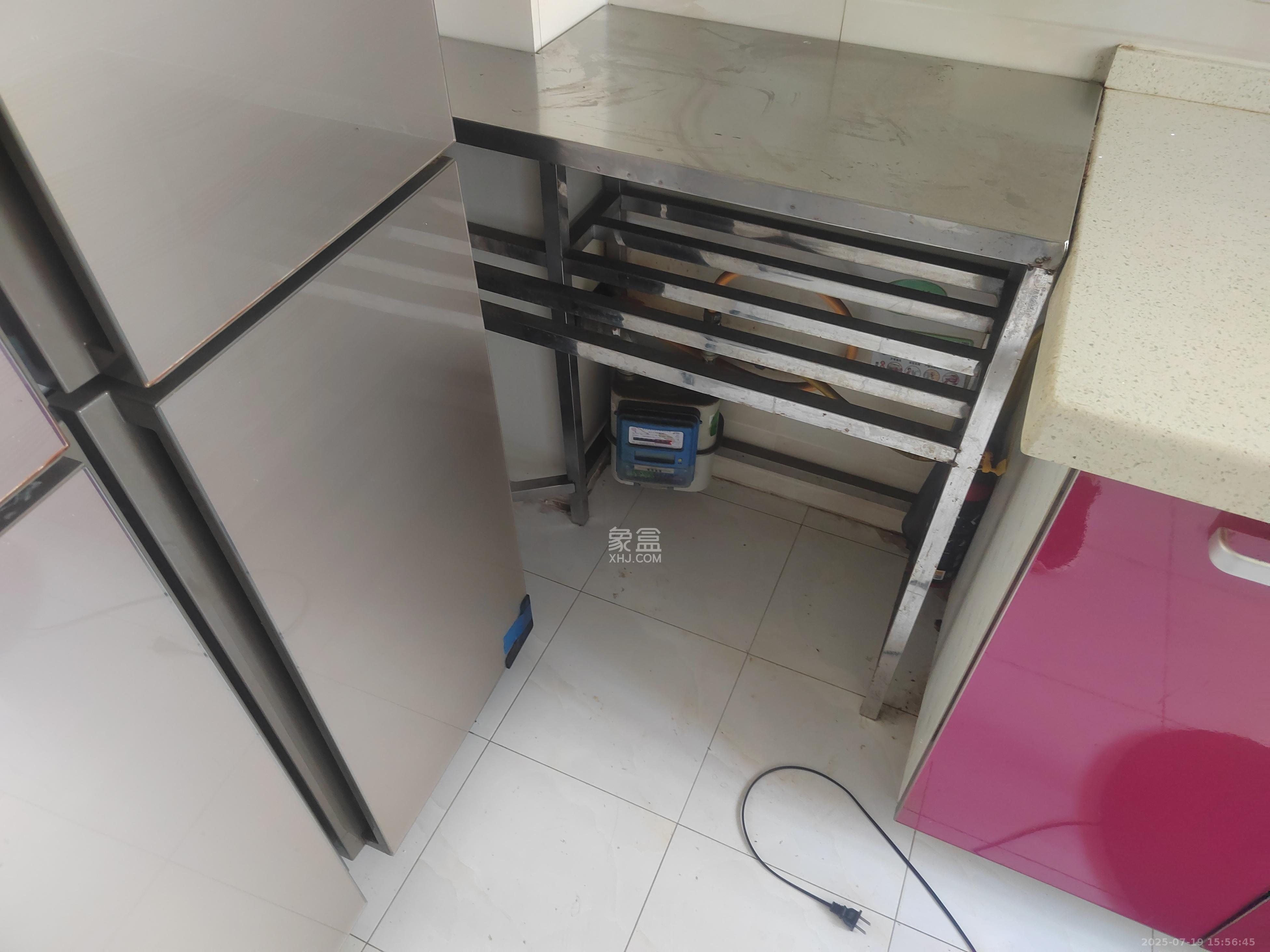 丰园城(鄱阳小区二期) 3室2厅2卫 2400.0元/月 丰园城(鄱阳小区二期) 3室2厅2卫 2400.0元/月室内图