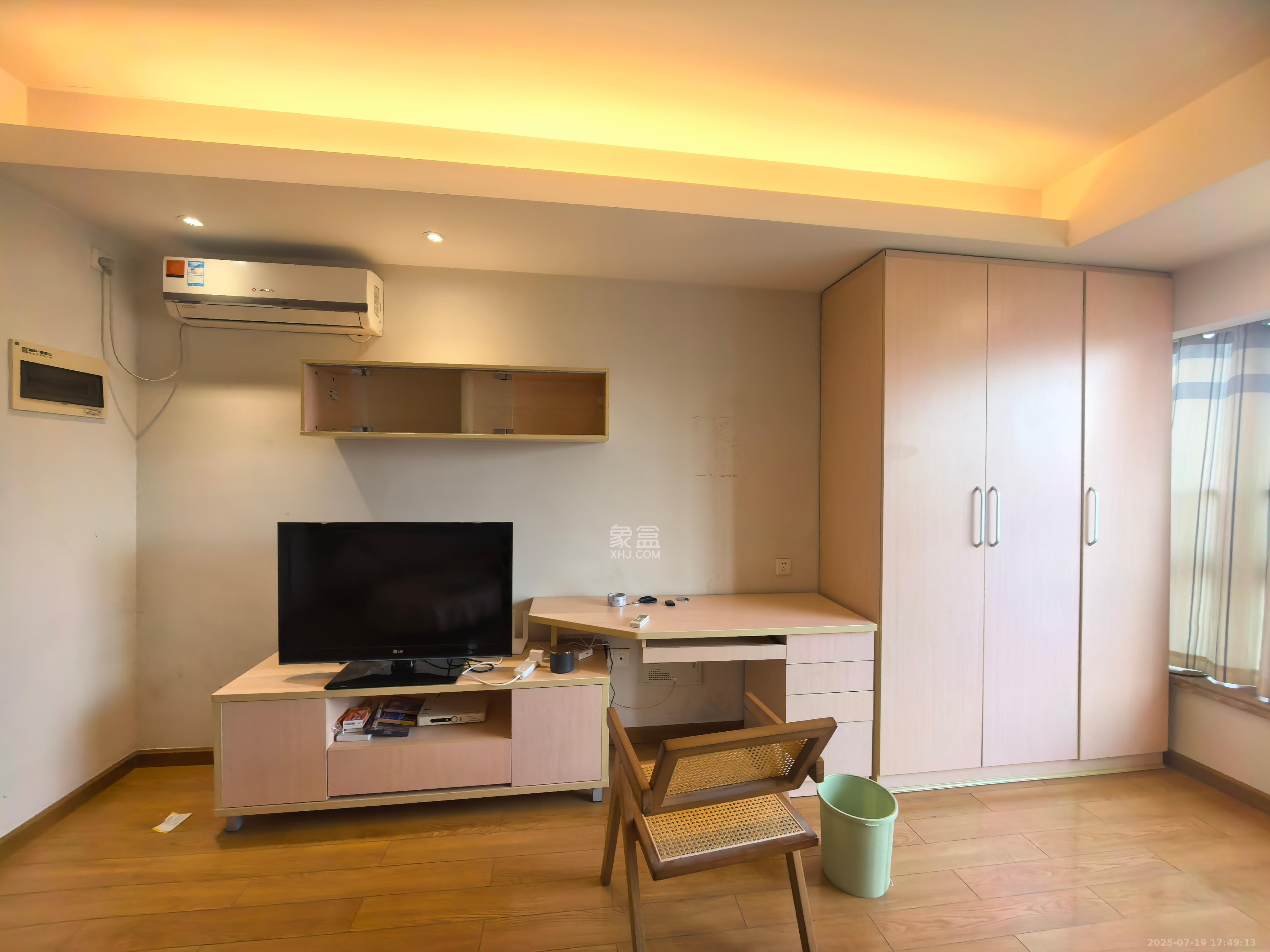 融科檀香山(融科紫檀、香山国际) 1室1厅1卫 1800.0元/月 融科檀香山(融科紫檀、香山国际) 1室1厅1卫 1800.0元/月室内图