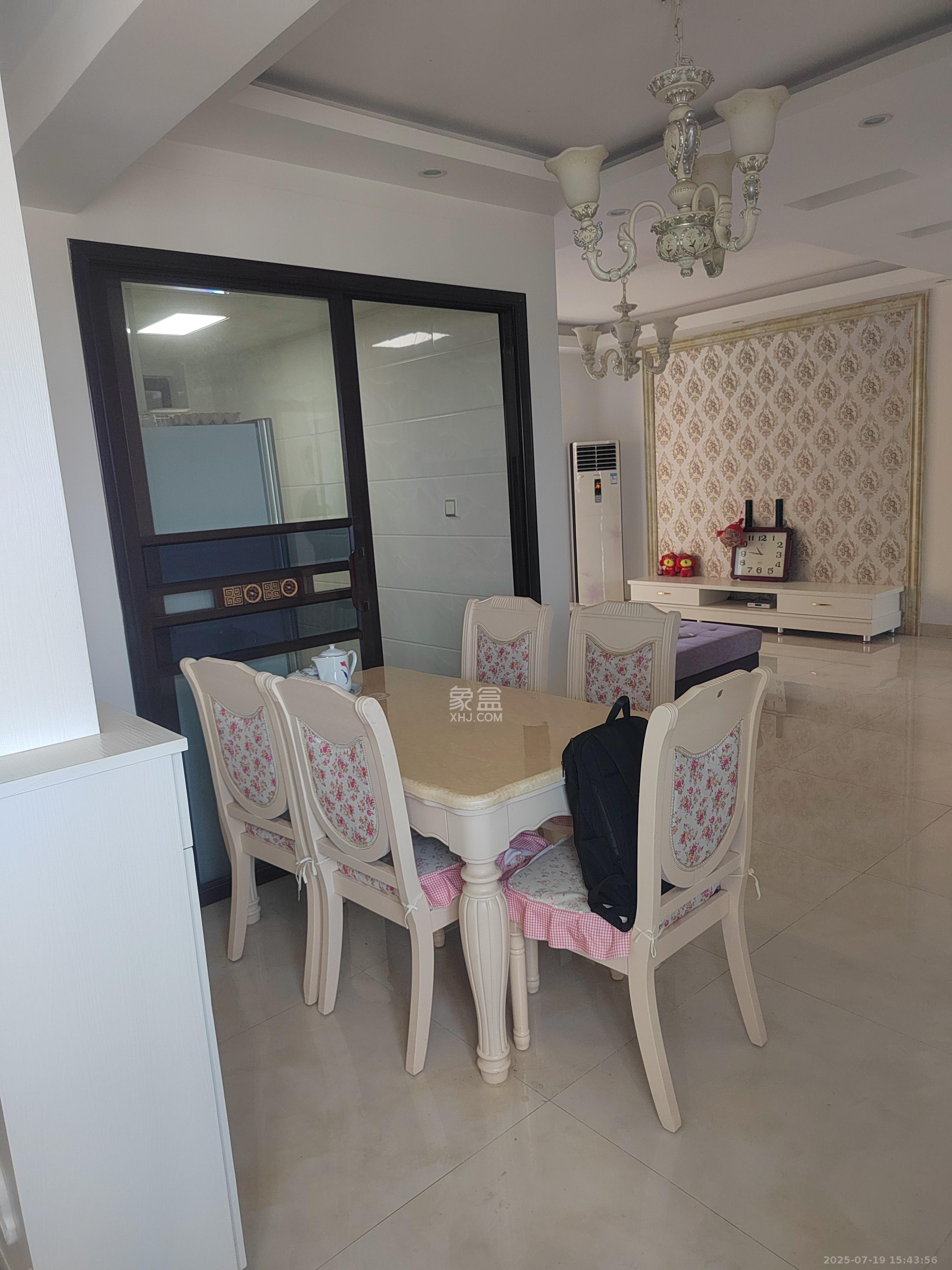 湘域熙岸 3室2厅2卫 4000.0元/月 湘域熙岸 3室2厅2卫 4000.0元/月室内图