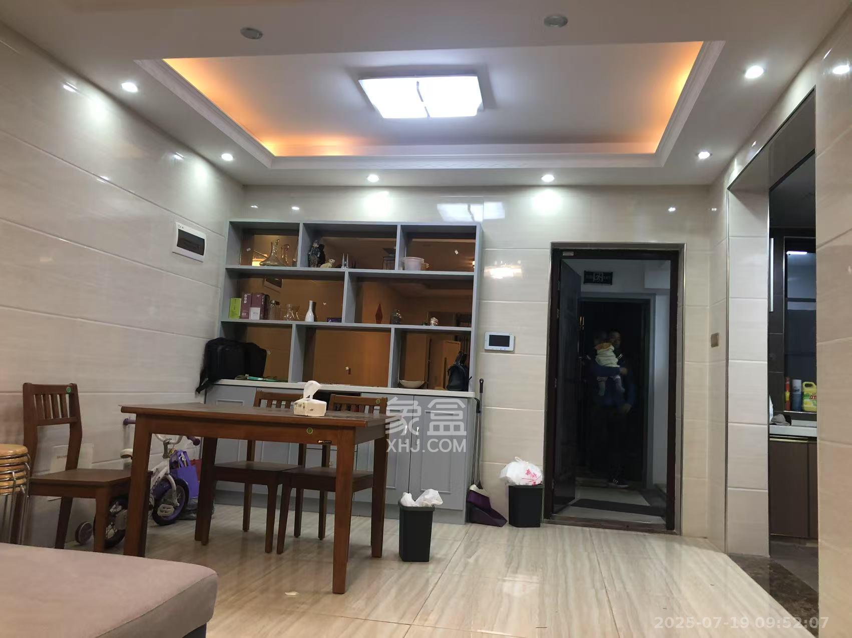 东业上城嘉苑(晟悦国际) 3室2厅1卫 2300.0元/月 东业上城嘉苑(晟悦国际) 3室2厅1卫 2300.0元/月室内图